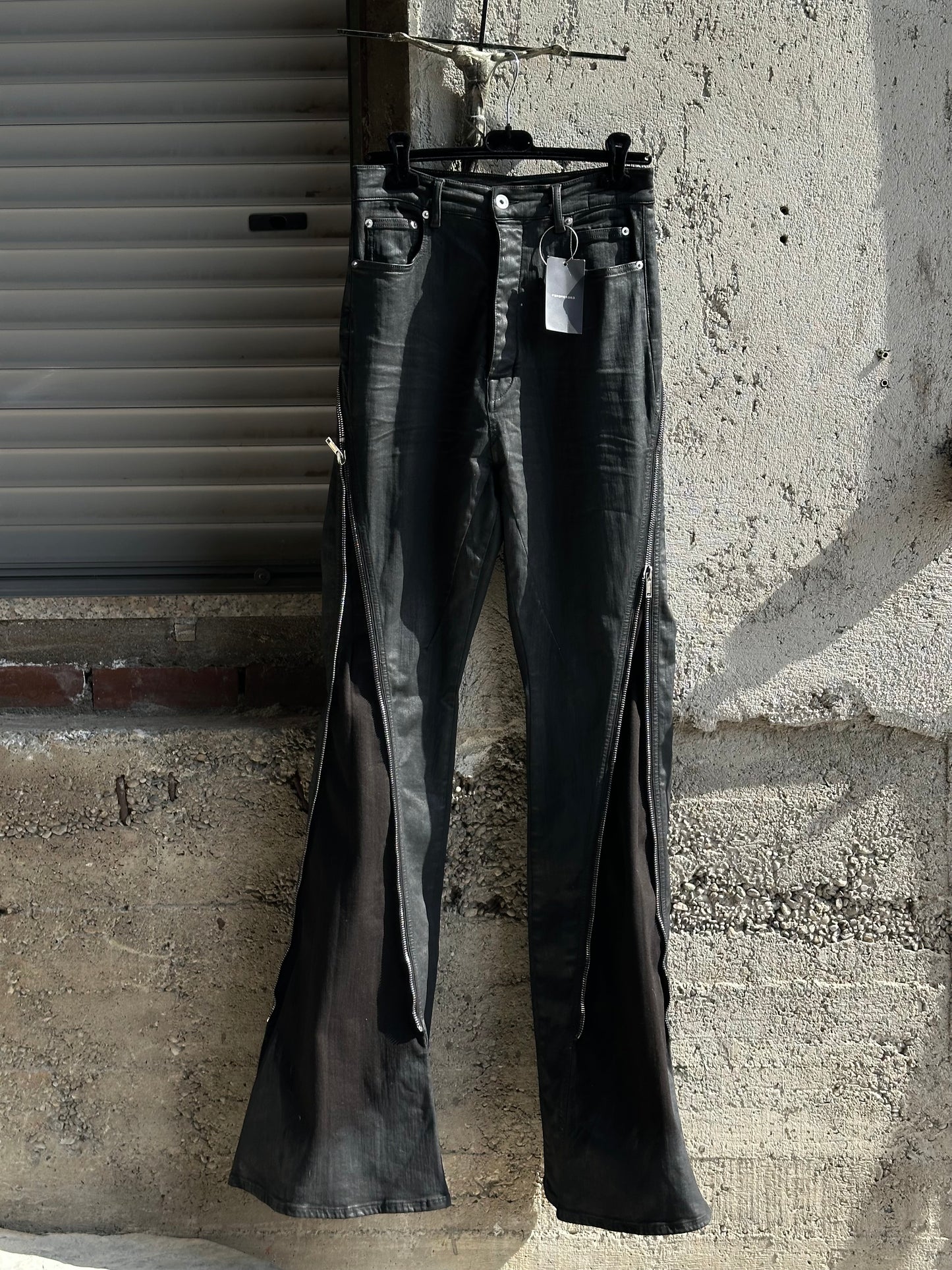 ZIPPED BOLAN WAXED DENIM BLACK PANTS