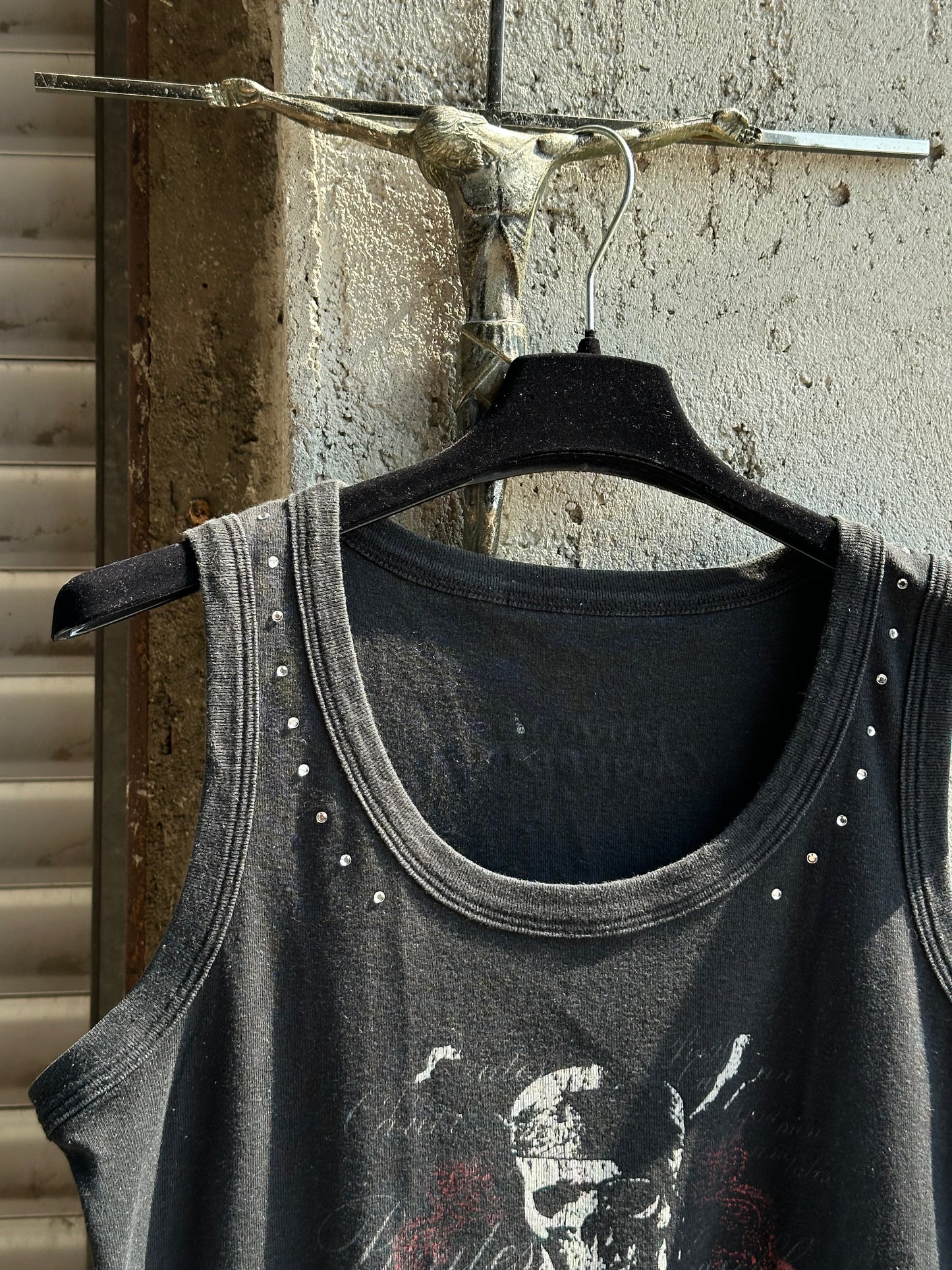 PIRATES OF THE CARIBBEAN BLACK TANK TOP