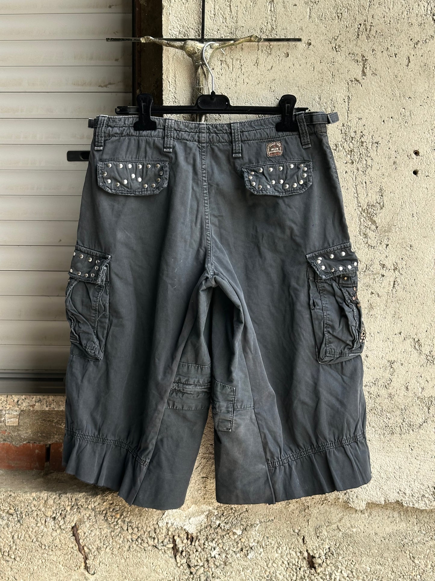 STUDDED BLUE CARGO SHORTS
