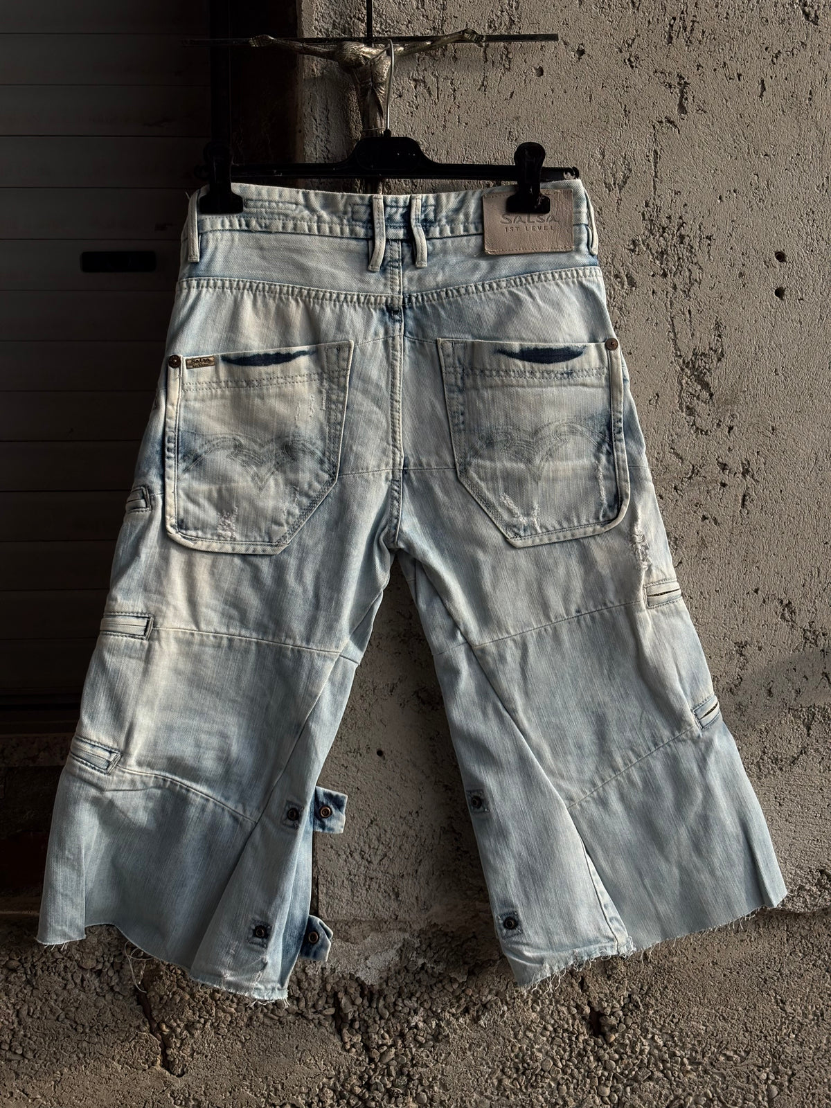 MULTI ZIPPED LIGHTEST DENIM