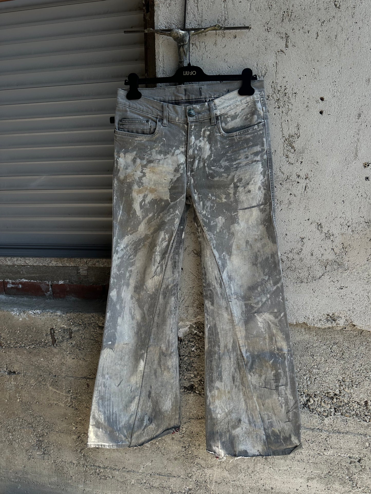 MUD WAXED FLARED DENIM