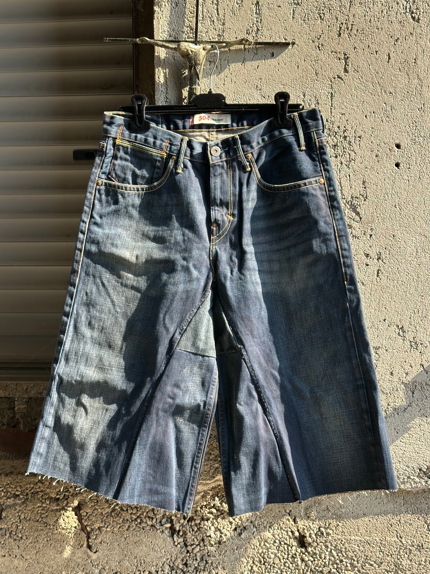 LEVI’S BLUE DENIM JORTS