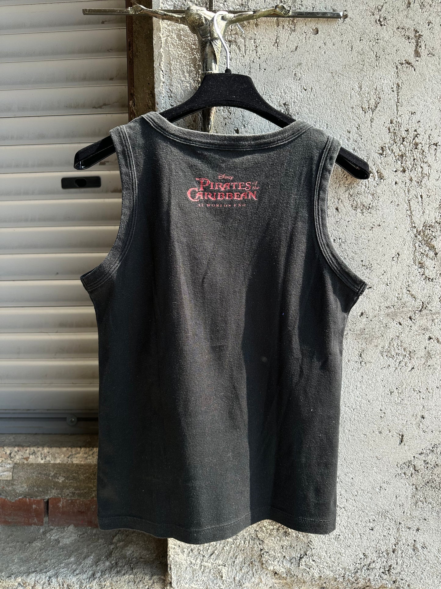 PIRATES OF THE CARIBBEAN BLACK TANK TOP