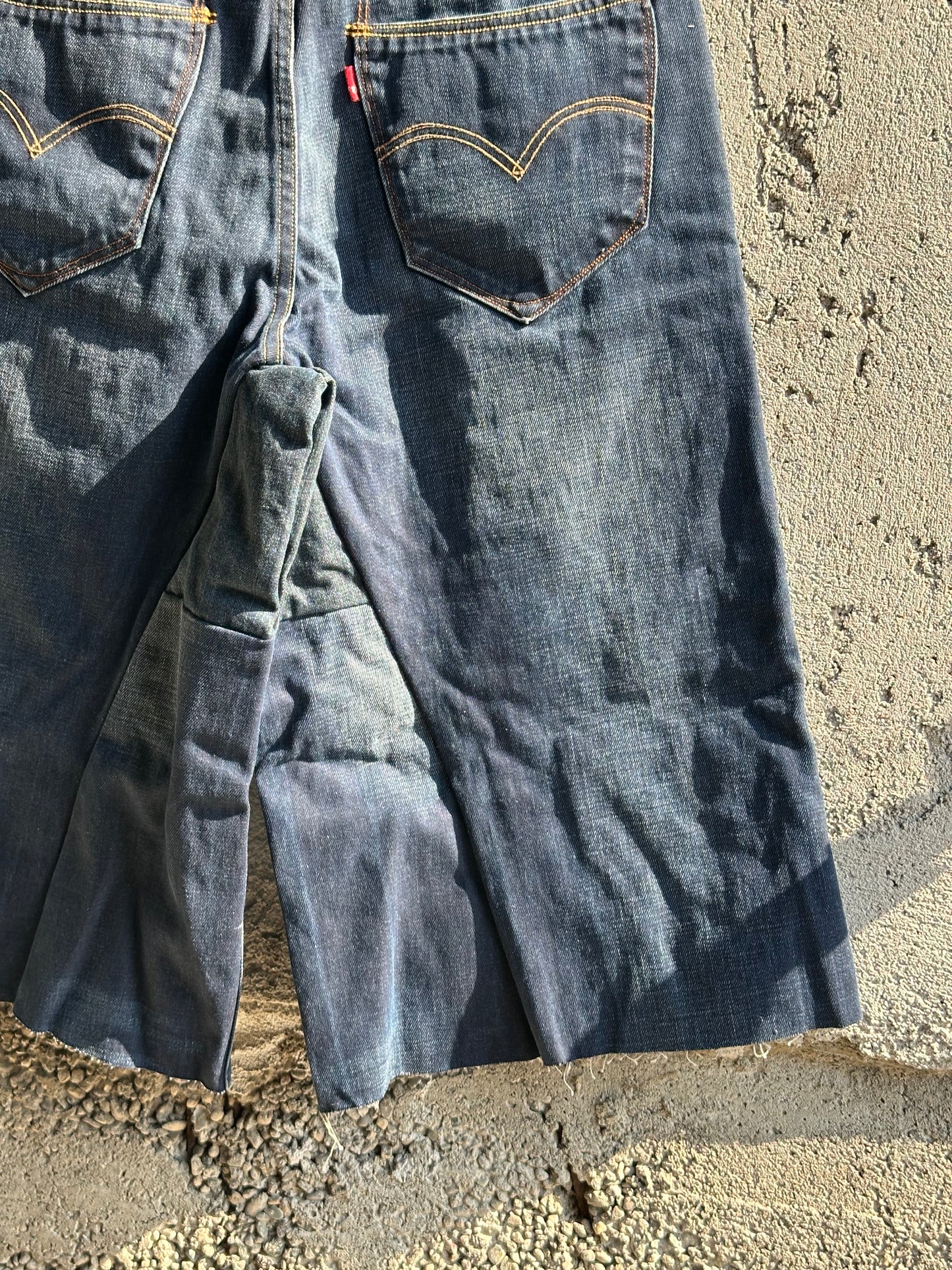 LEVI’S BLUE DENIM JORTS