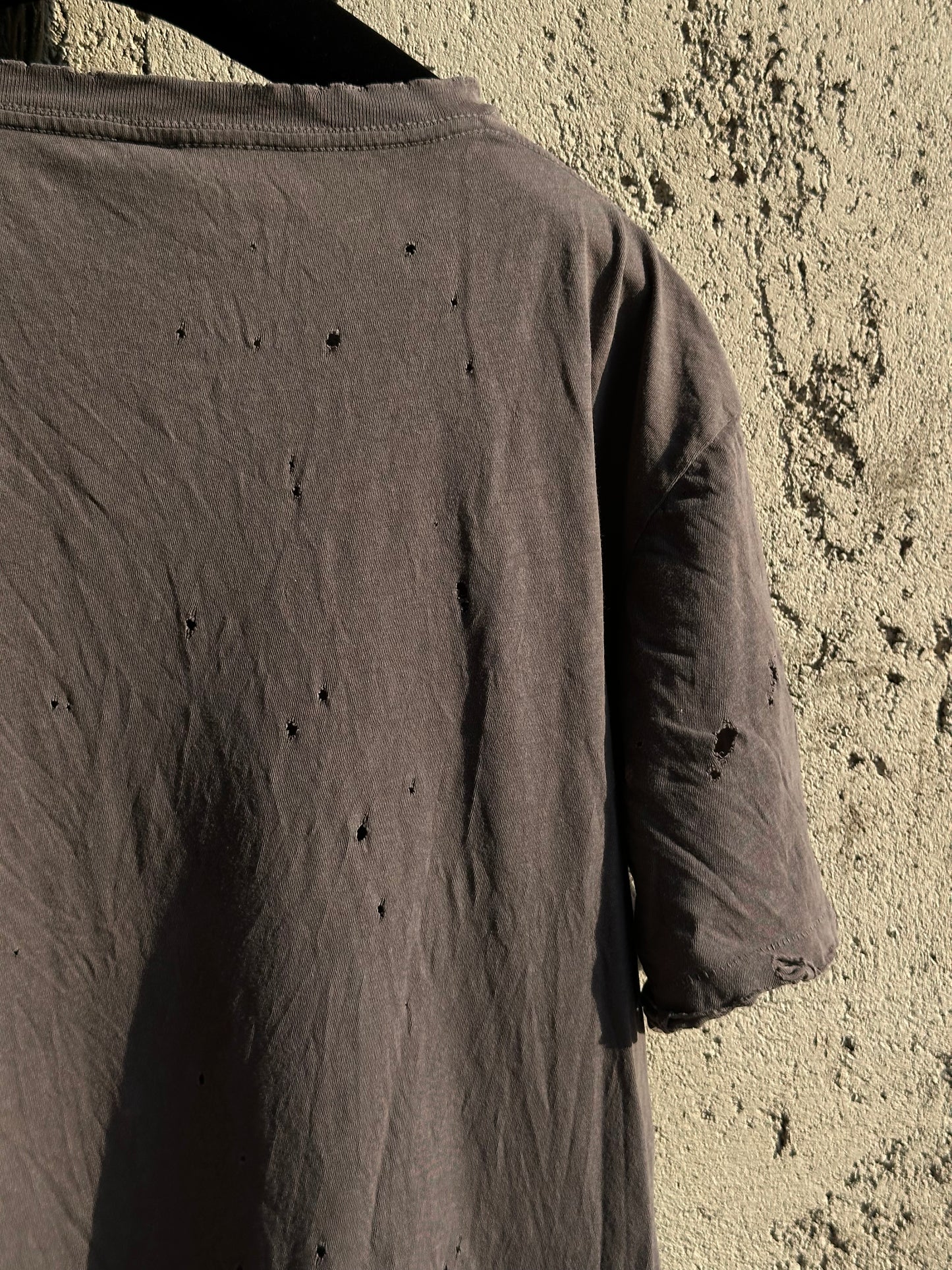 DISTRESSED GREY T-SHIRT