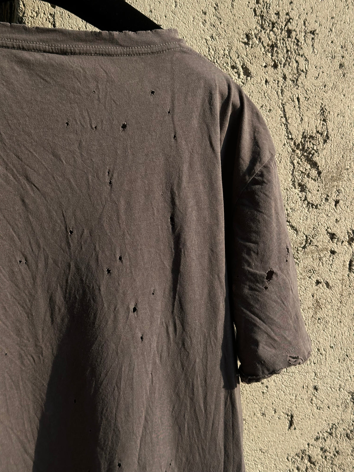 DISTRESSED GREY T-SHIRT