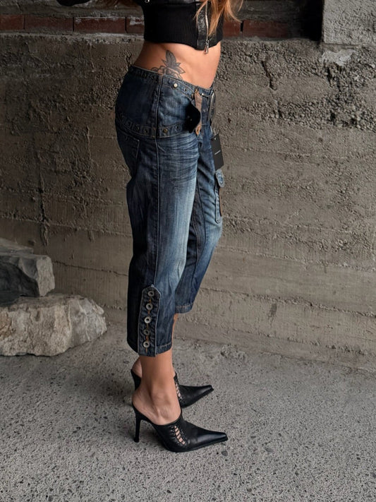 BELTED CAPRI JEANS