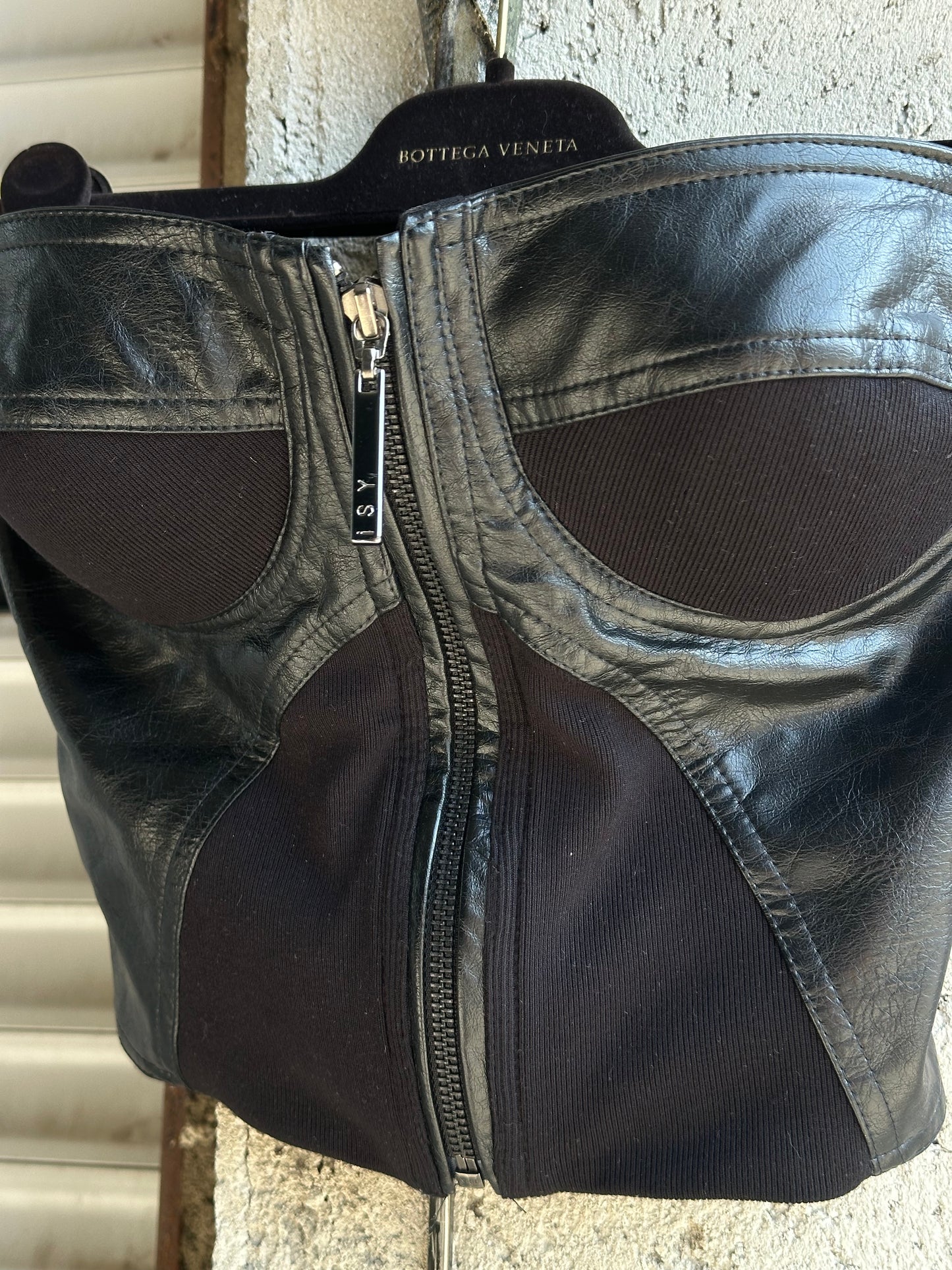 LEATHER ZIPPED CORSET