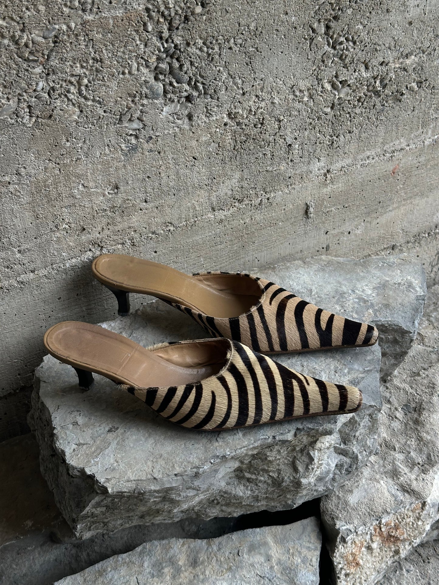 ZEBRA PONYHAIR SANDALS
