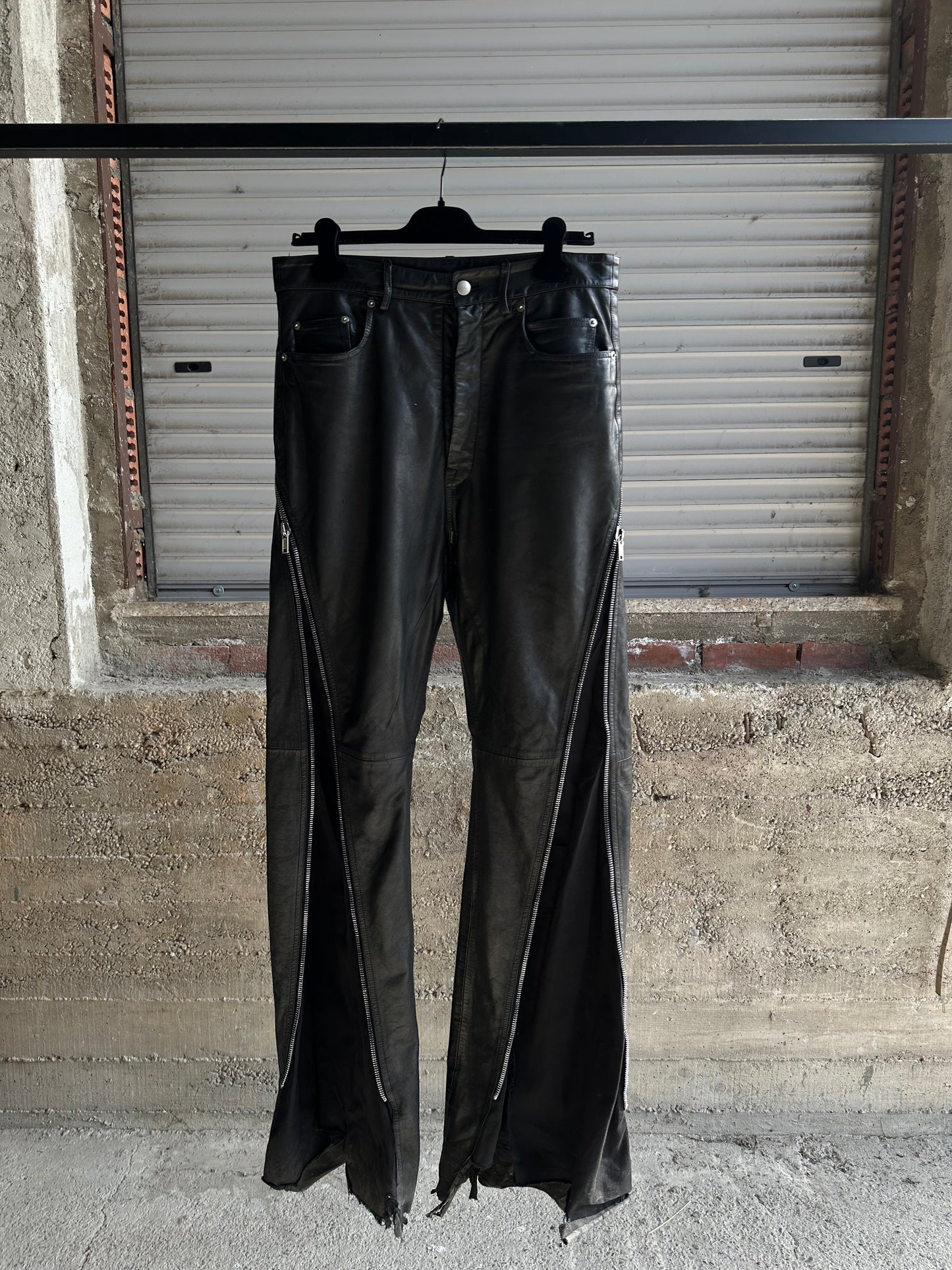RICK OWENS LEATHER BOLAN