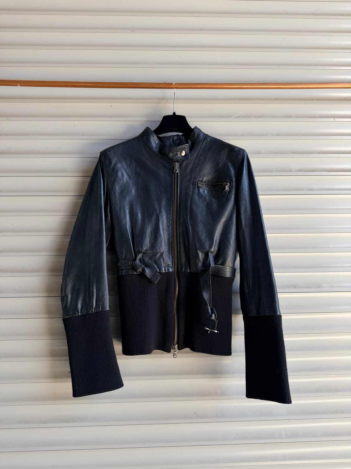 CROPPED SILHOUETTE LEATHER JACKET