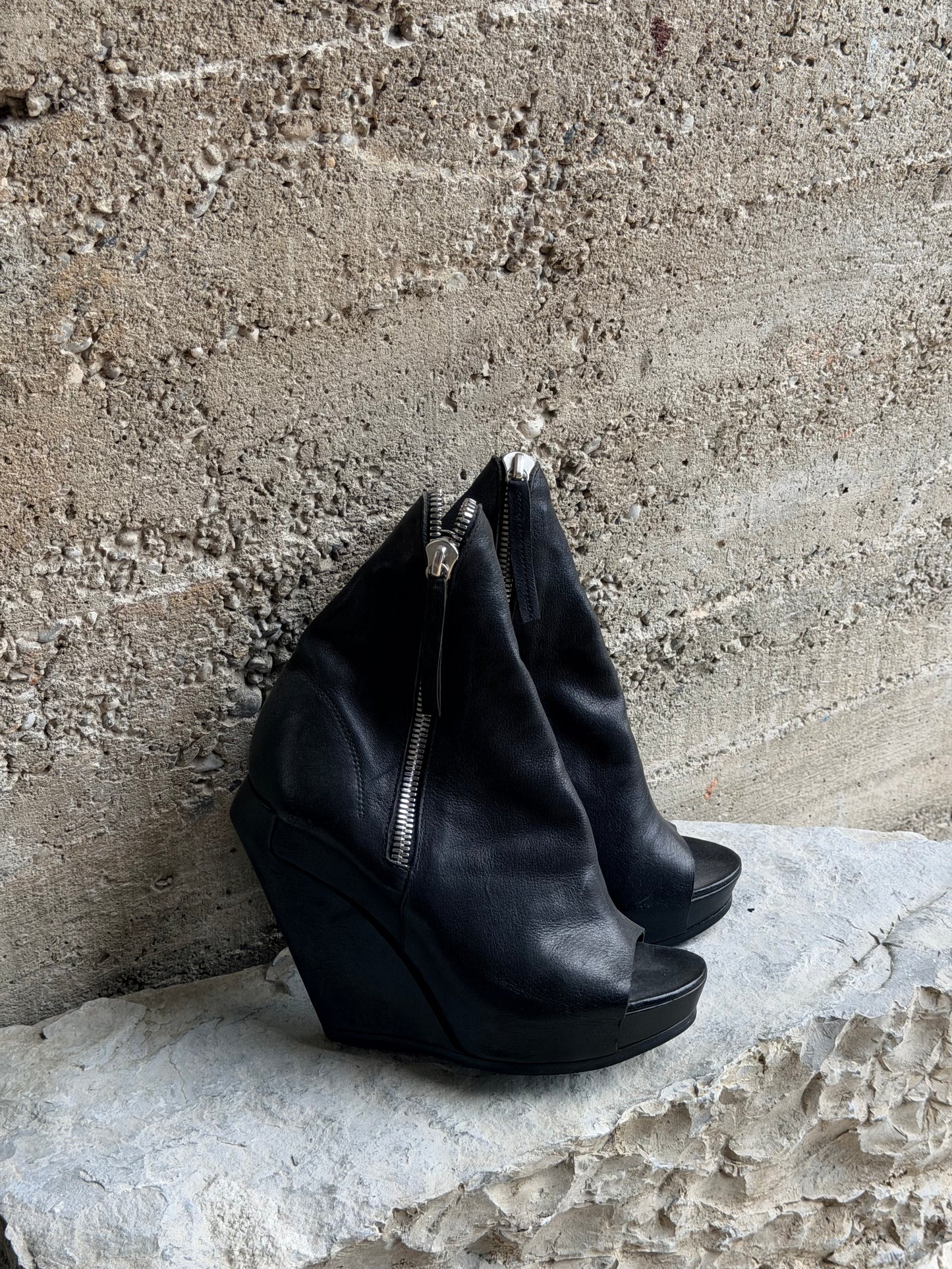 CINZIA ARAIA ZIPPED WEDGE