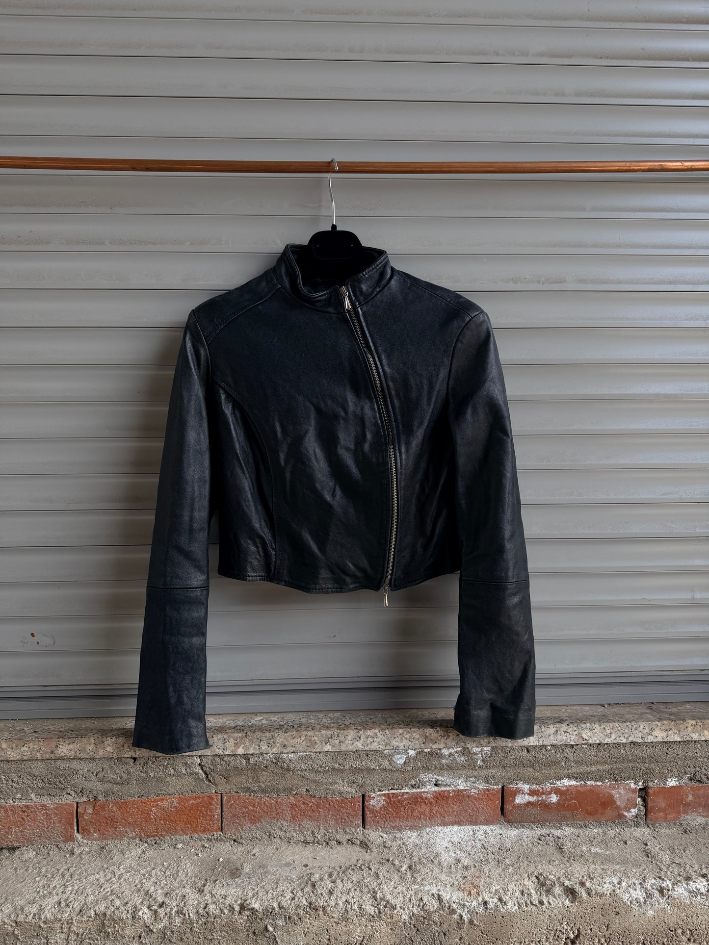 CROPPED ASYMMETRIC ZIPPED LEATHER JACKET