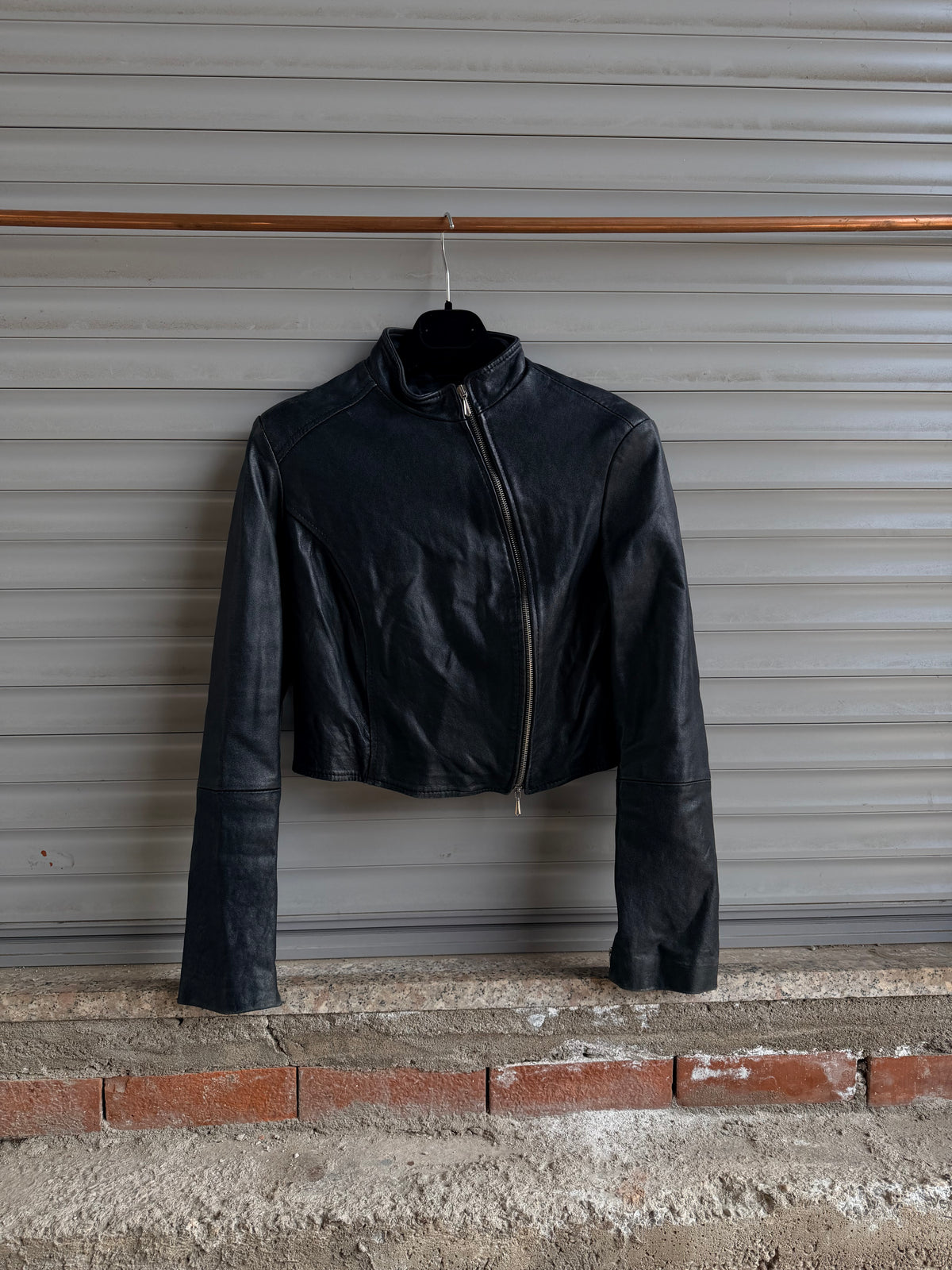 CROPPED ASYMMETRIC ZIPPED LEATHER JACKET