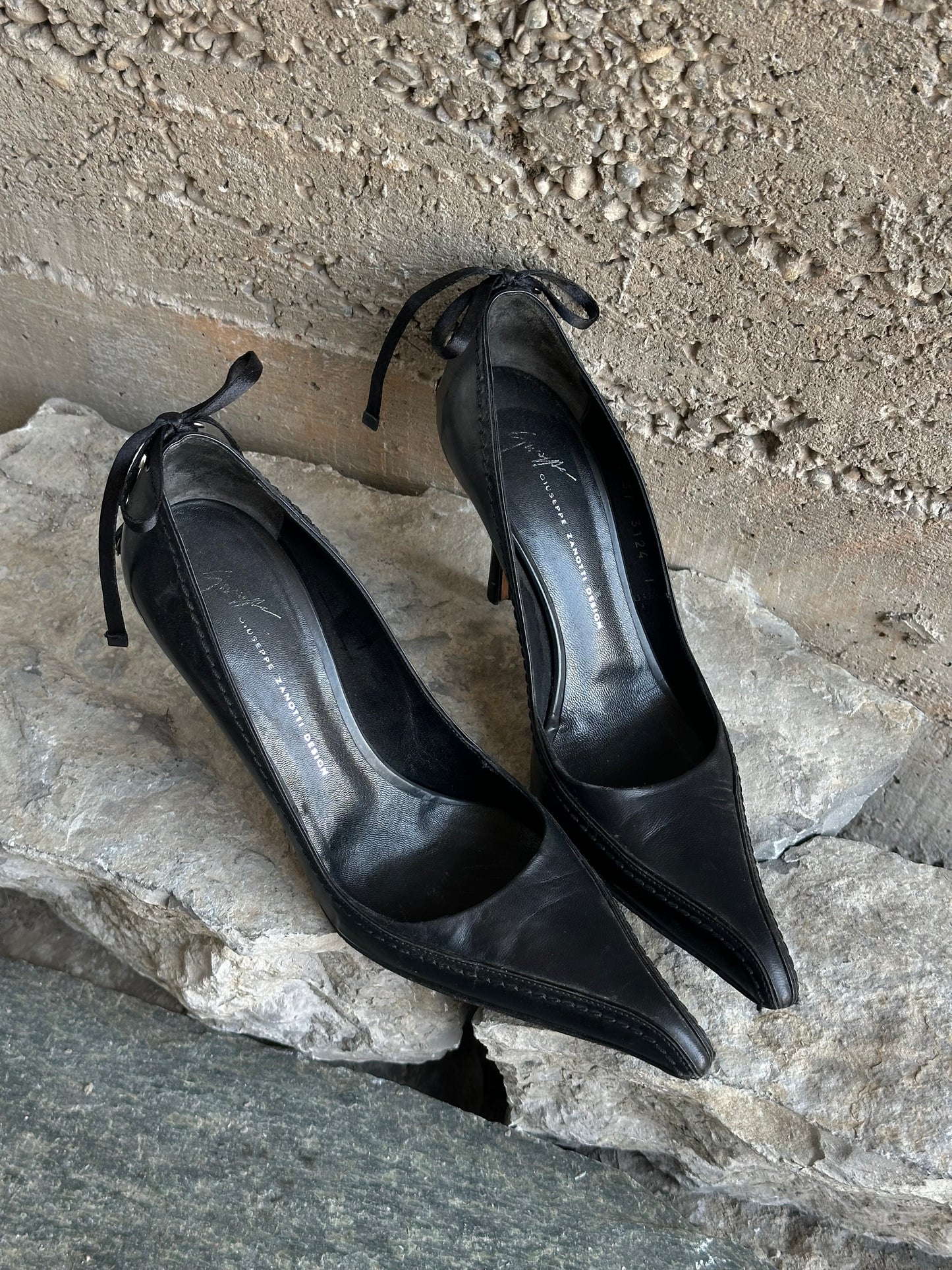 GIUSEPPE ZANOTTI LEATHER PUMPS DÉCOLLETÉ