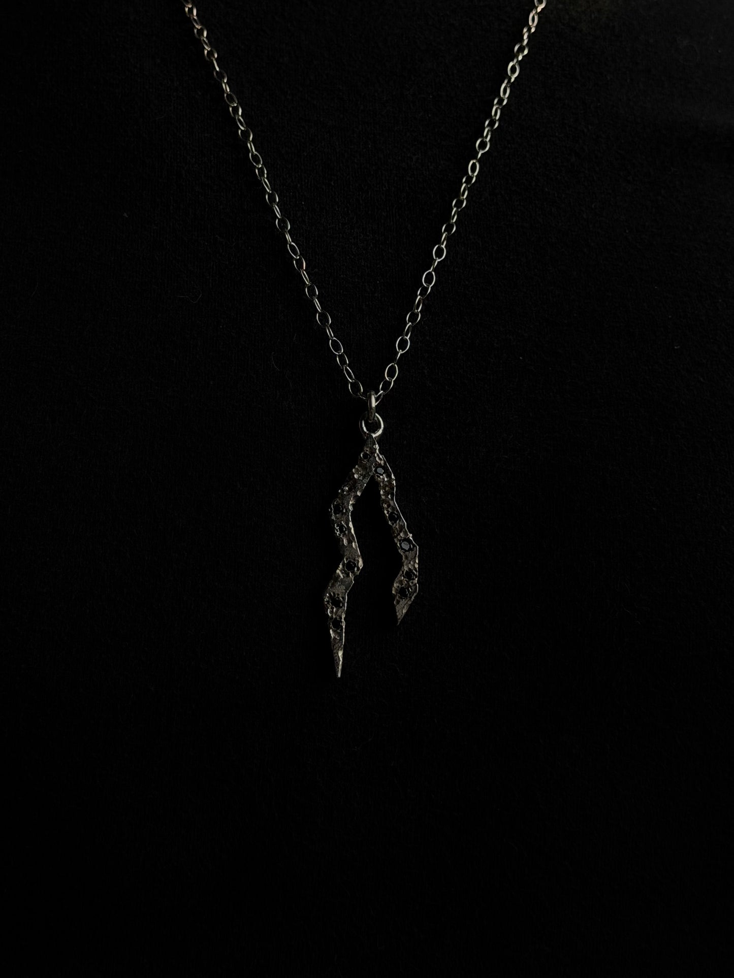 HAILV BIG LIGHTNING BLACK STONES SILVER NECKLACE