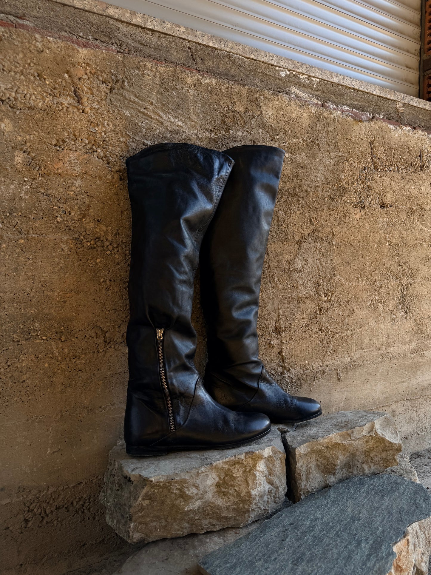 SLOUCHY FLAT LEATHER BOOTS