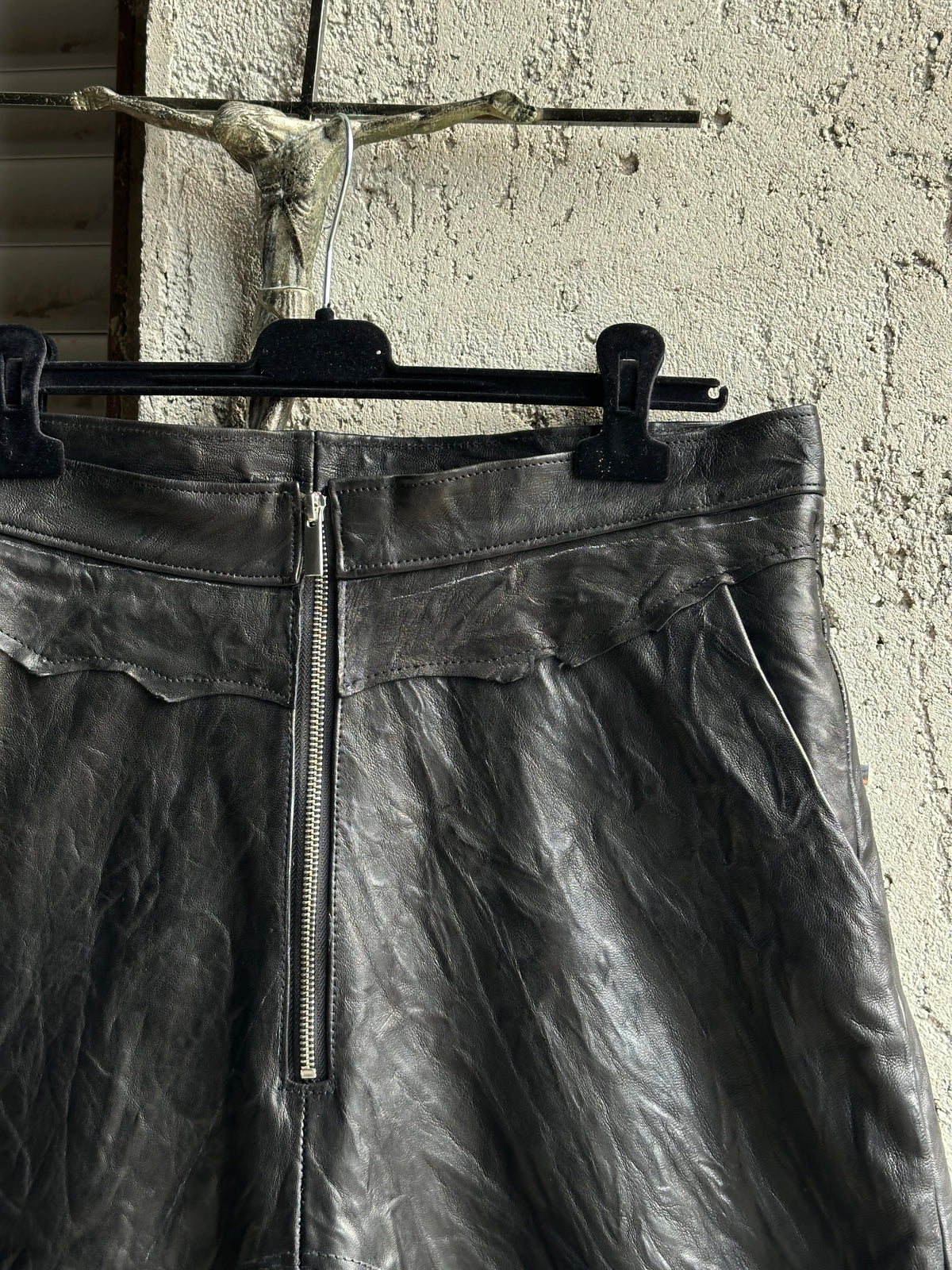 ALEKSANDER CECCO MONUMENTUS TENEBRAE SHORTS