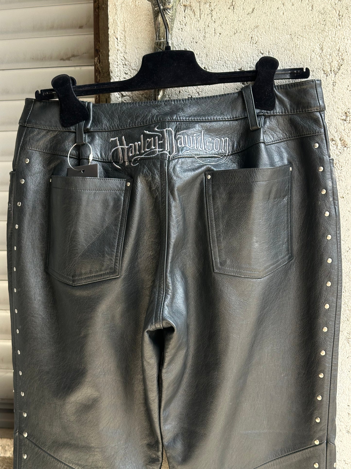 HARLEY DAVIDSON STUDDED LEATHER MOTOR PANTS