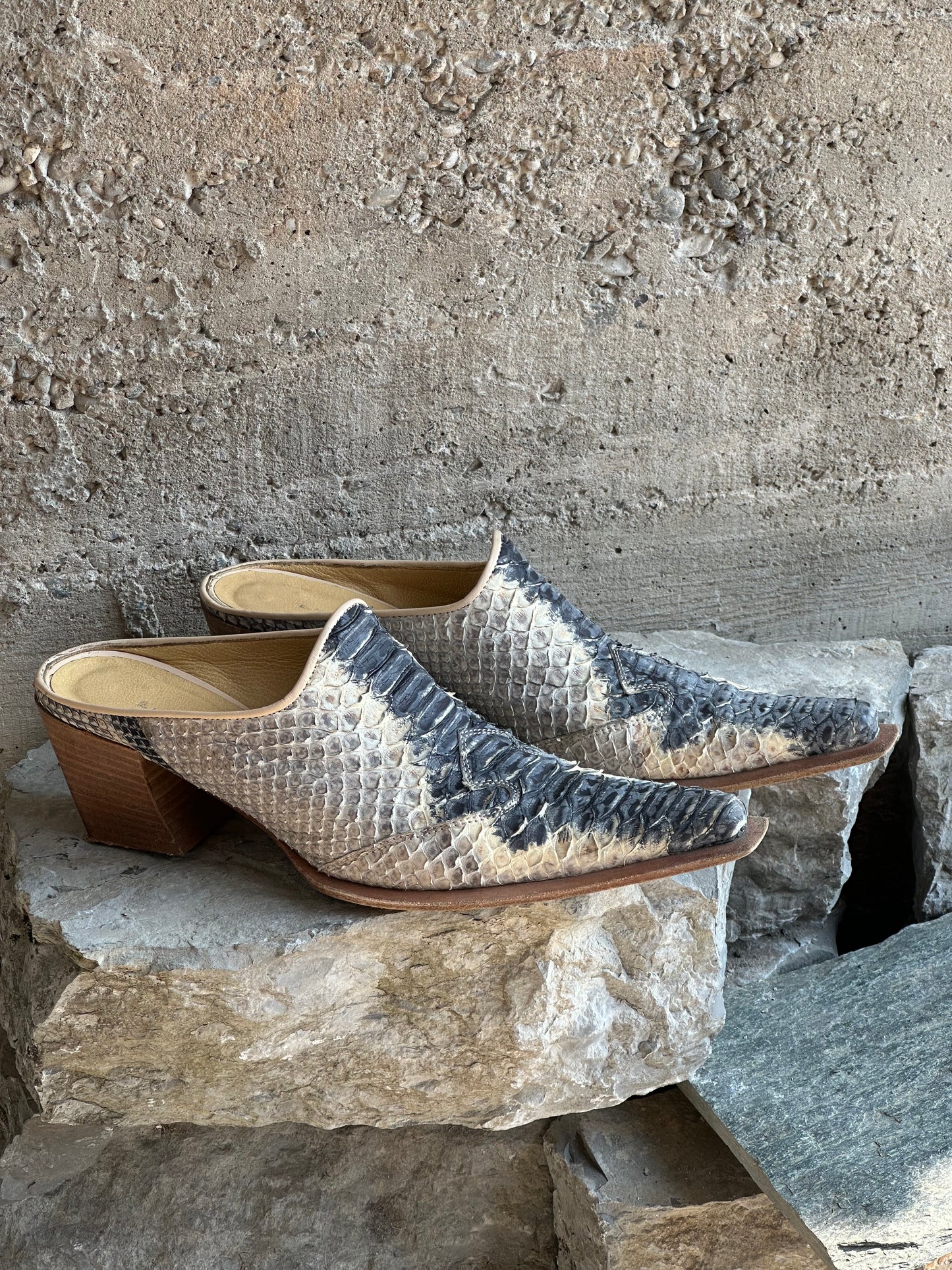 SABOT CROCO COWBOY HEELS