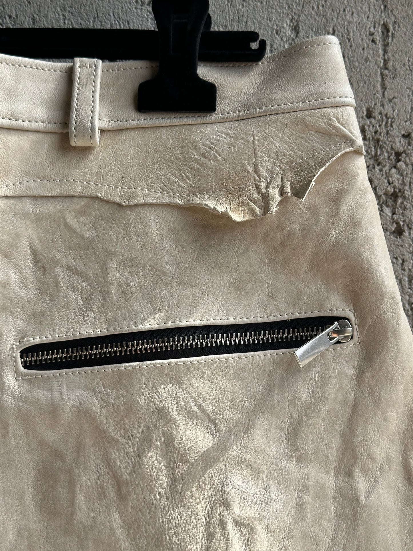 ALEKSANDER CECCO MONUMENTUS LUX TIBIA CUT PANTS