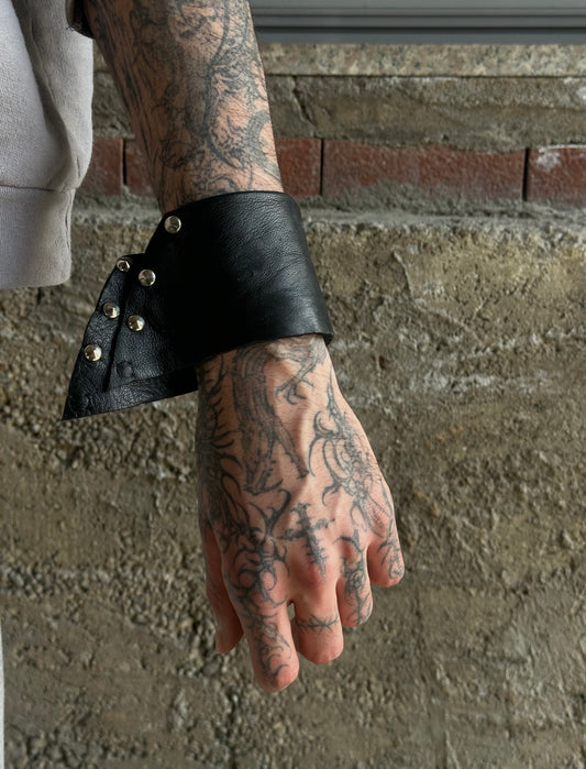 ALEKSANDER CECCO HANDMADE LEATHER STUDDED BRACELET