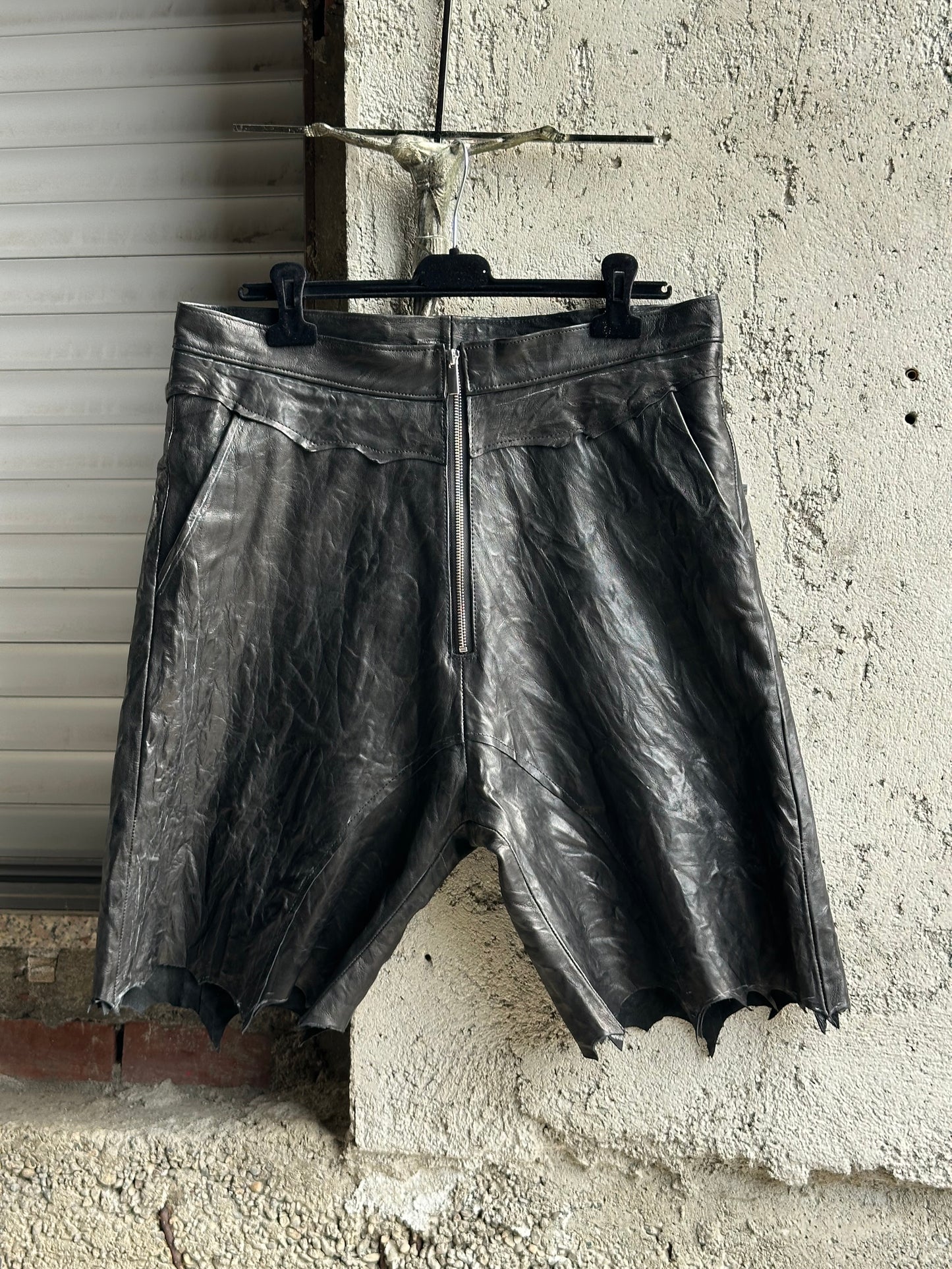 ALEKSANDER CECCO MONUMENTUS TENEBRAE TIBIA CUT PANTS