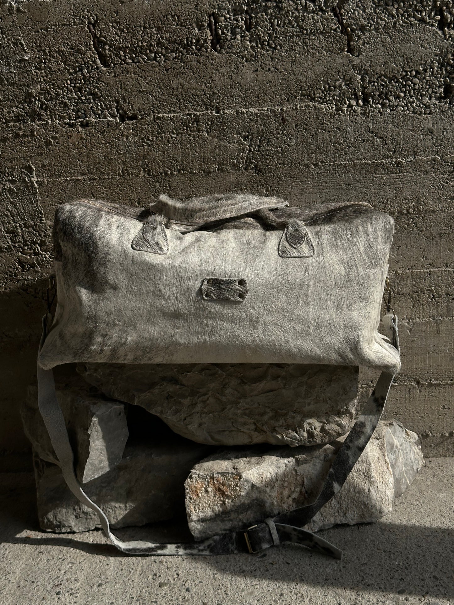 HANDMADE WHITE & GREY PONYHAIR TRAVEL BAG