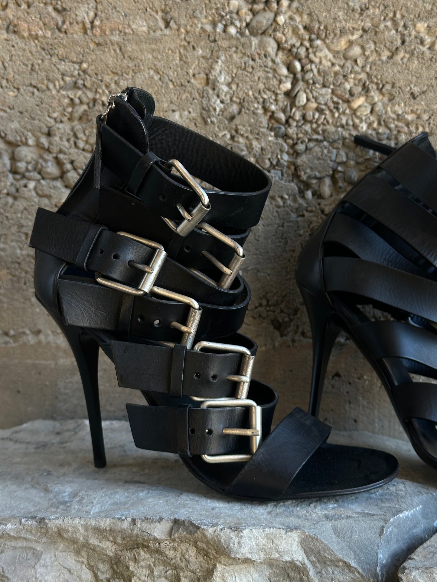 GIUSEPPE ZANOTTI MULTI BUCKLES LEATHER HEELS