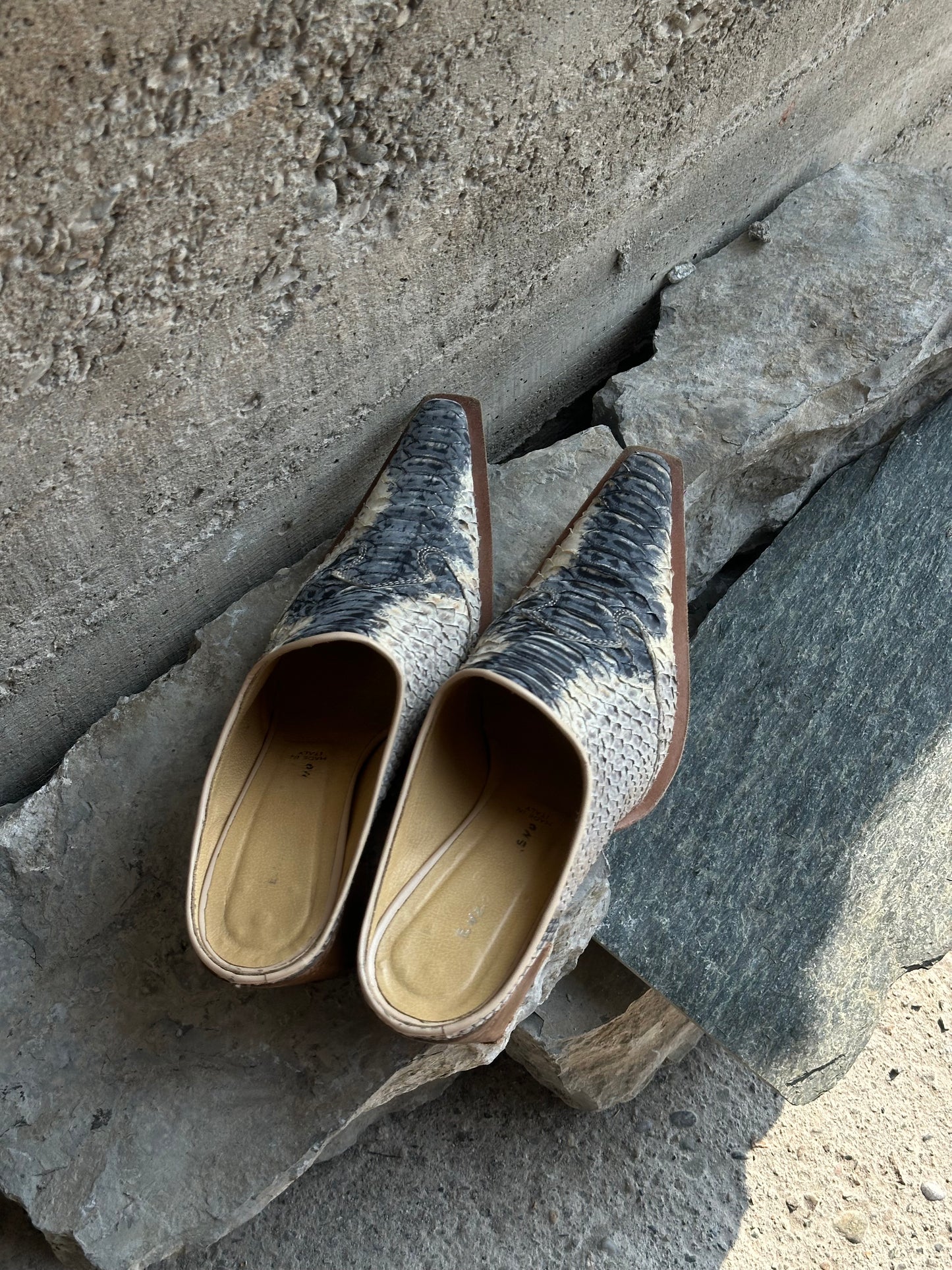 SABOT CROCO COWBOY HEELS
