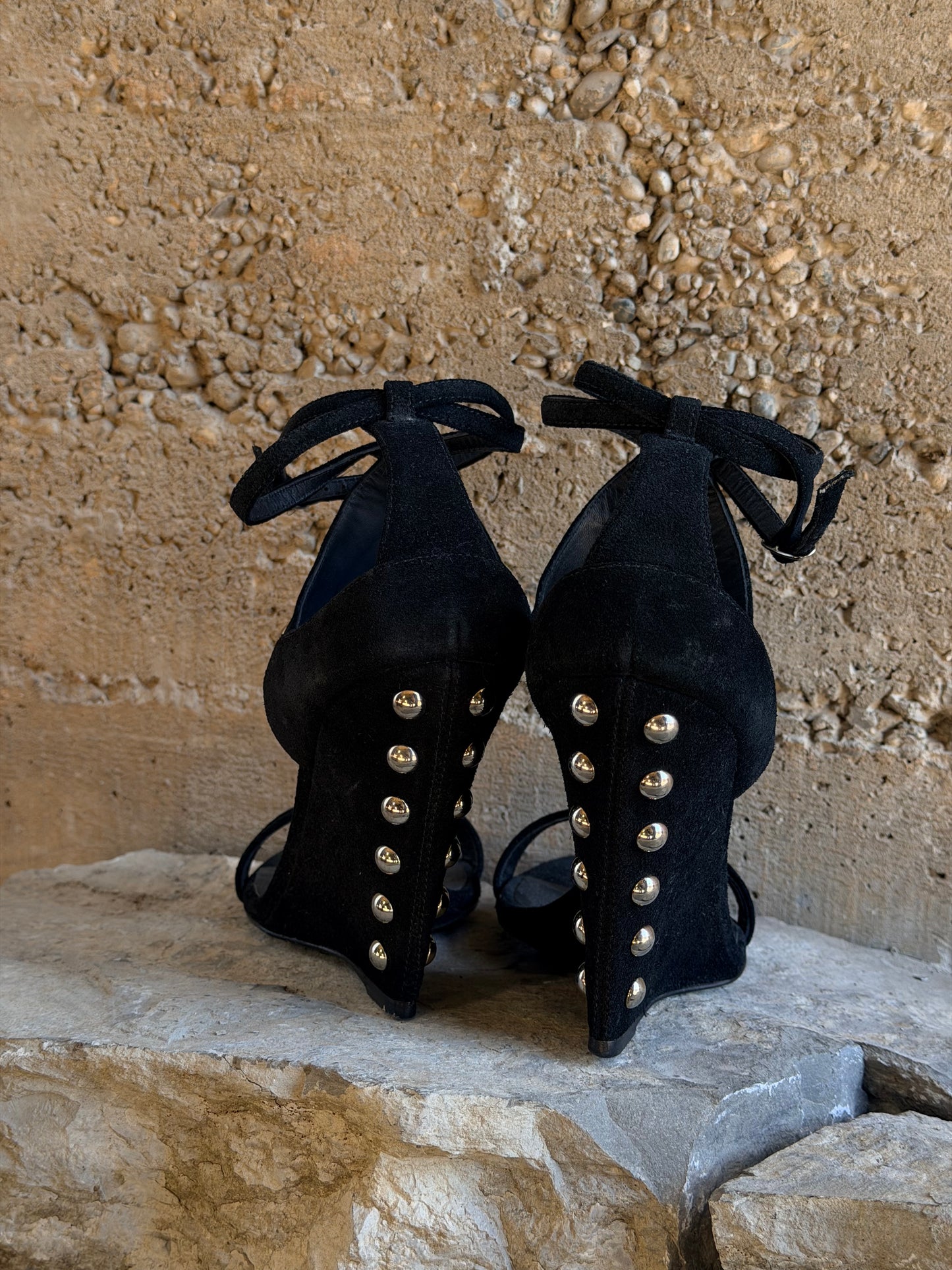 GIUSEPPE ZANOTTI STUDDED SUEDE SANDALS