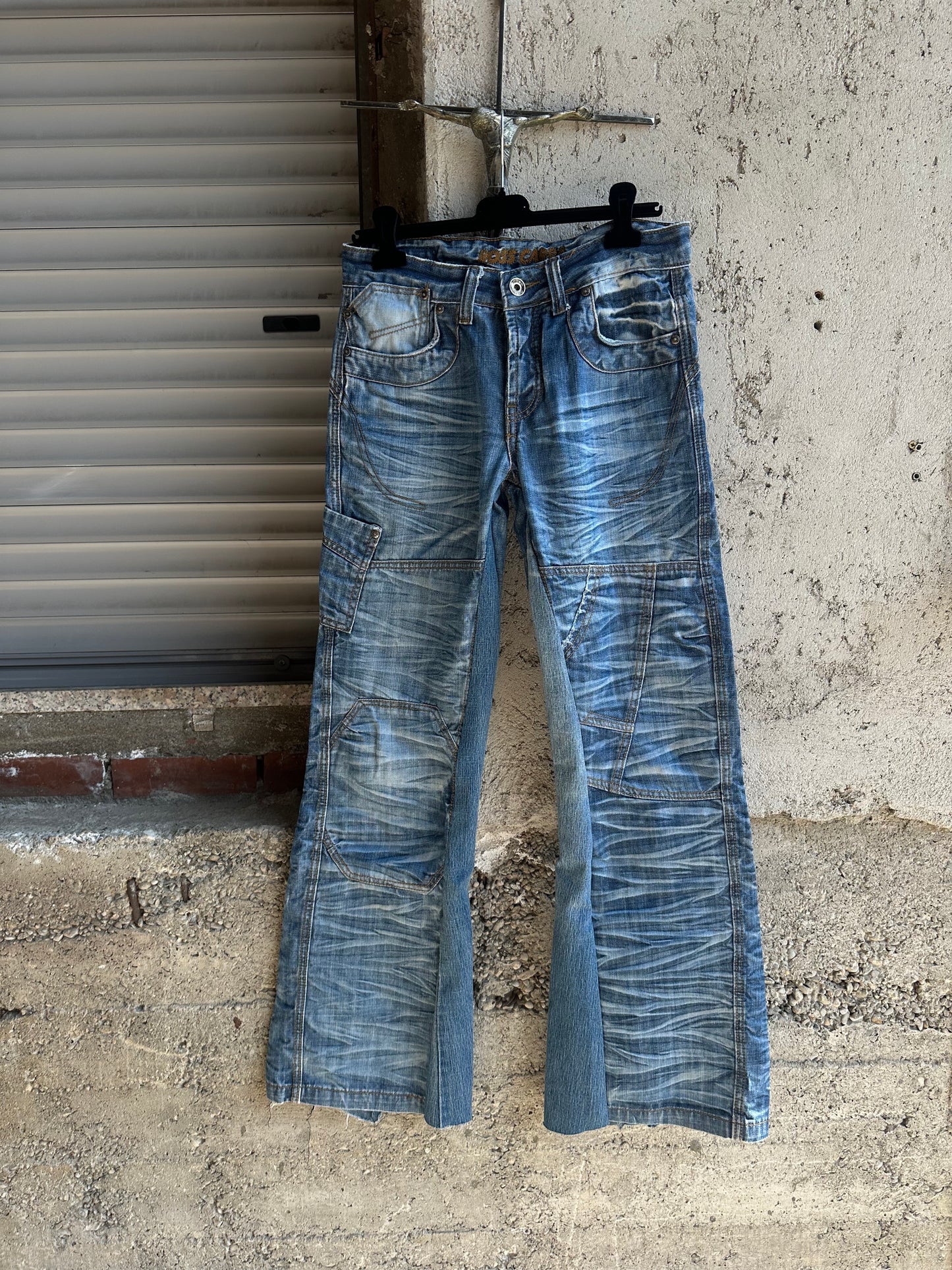 FLARED FADES DENIM
