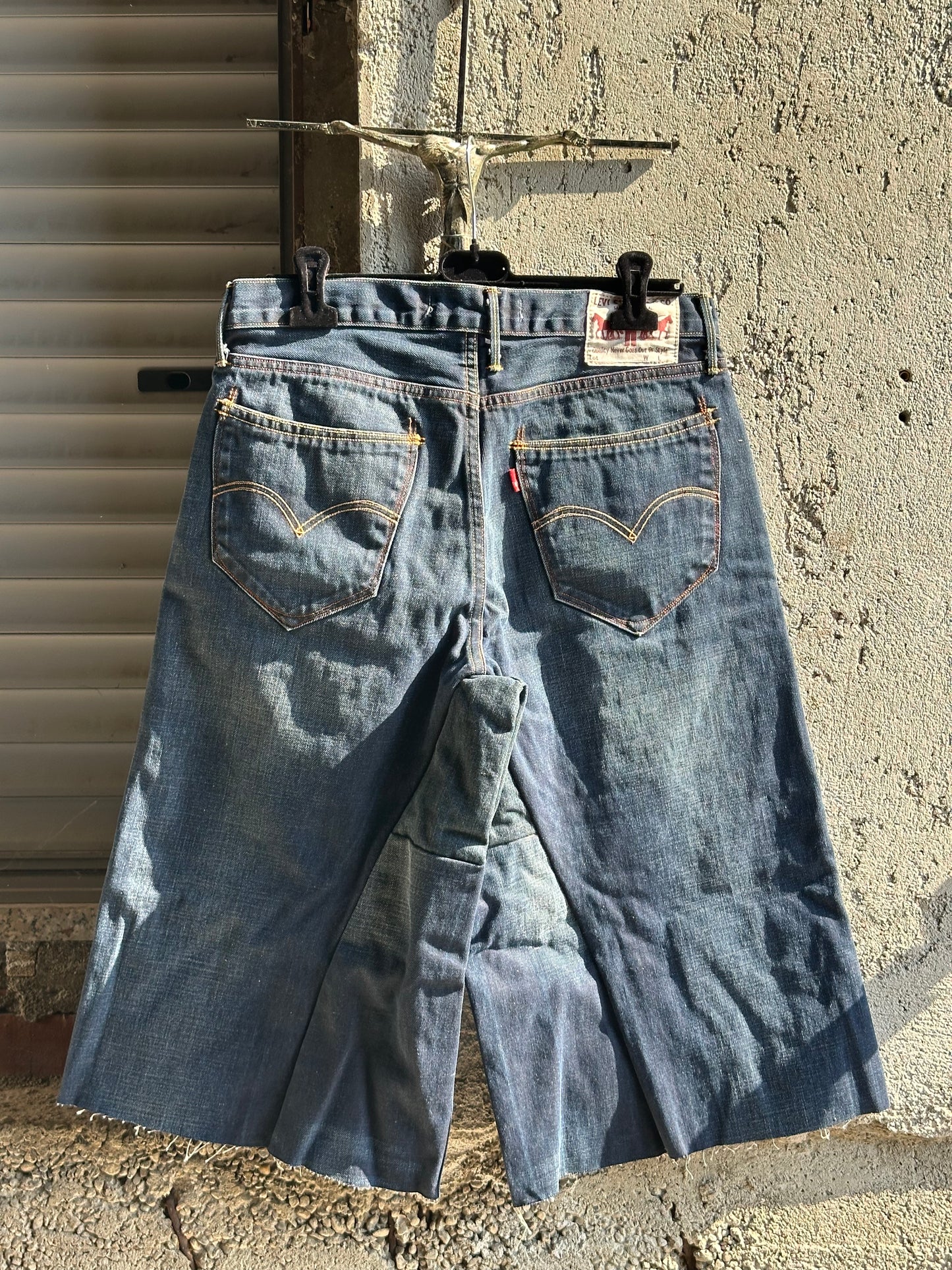 LEVI’S BLUE DENIM JORTS