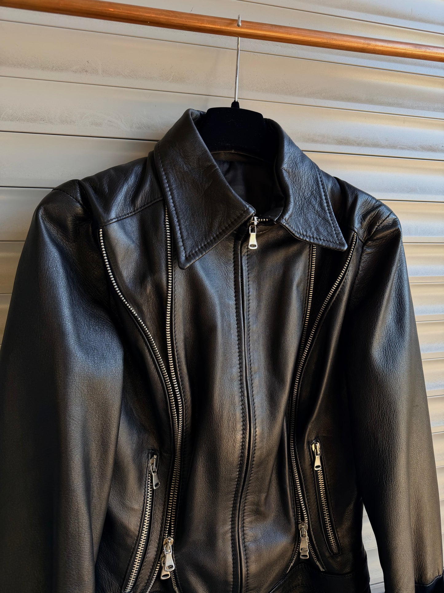 BUTTERFLY ZIPPED LEATHER JACKET