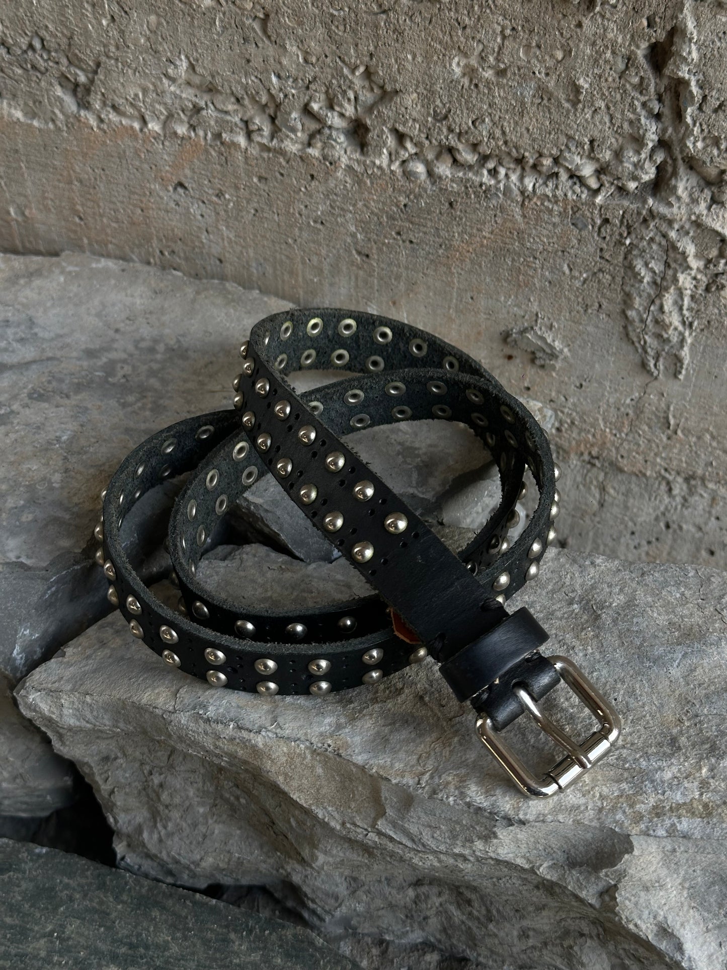 STUDDED BLACK LEATHER BELT