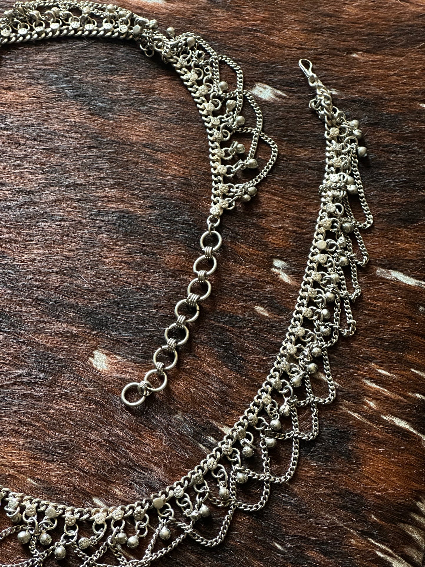SILVER BELT OR NECKLACE