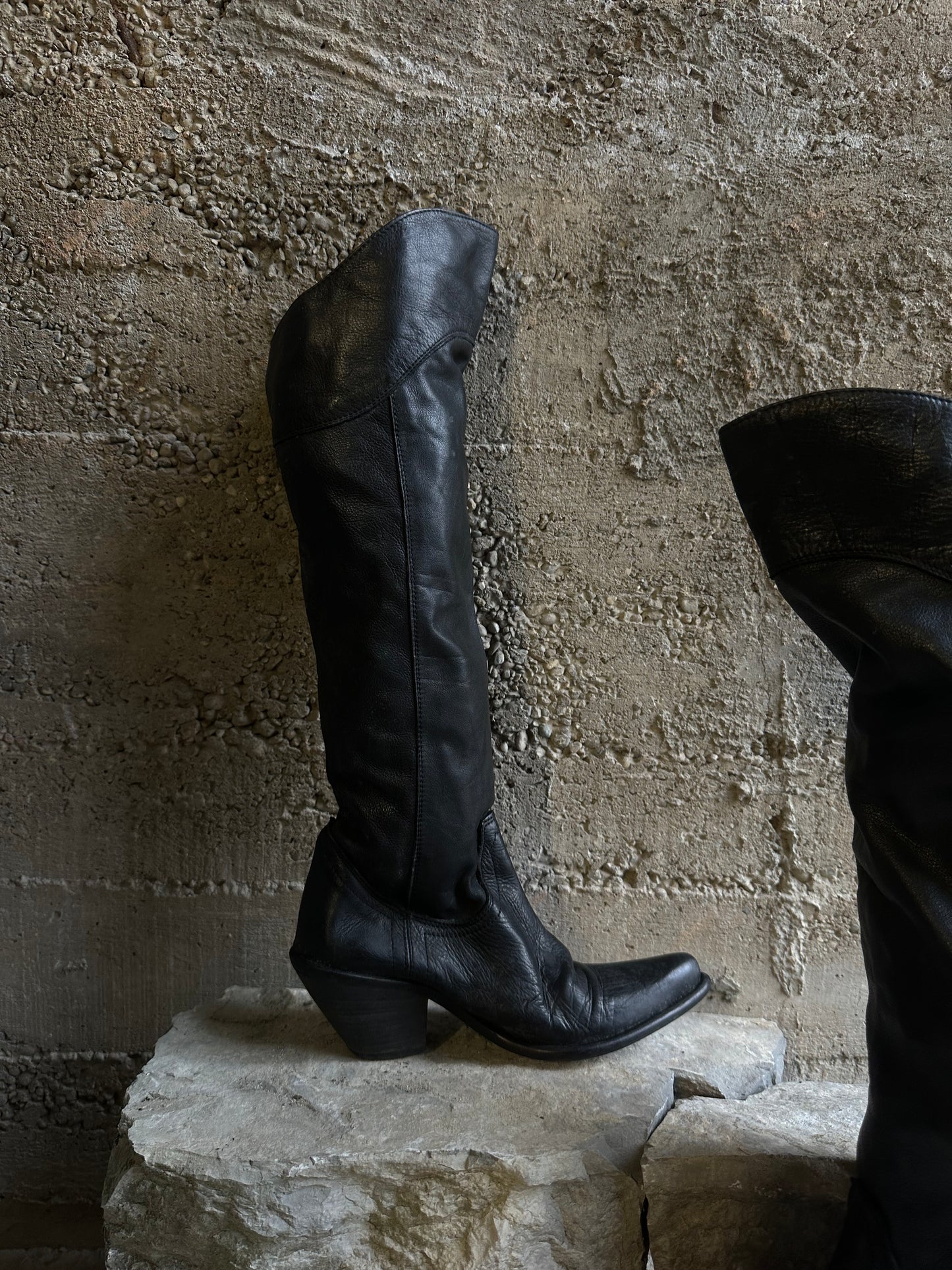 SLOUCHY TEXAN BOOTS