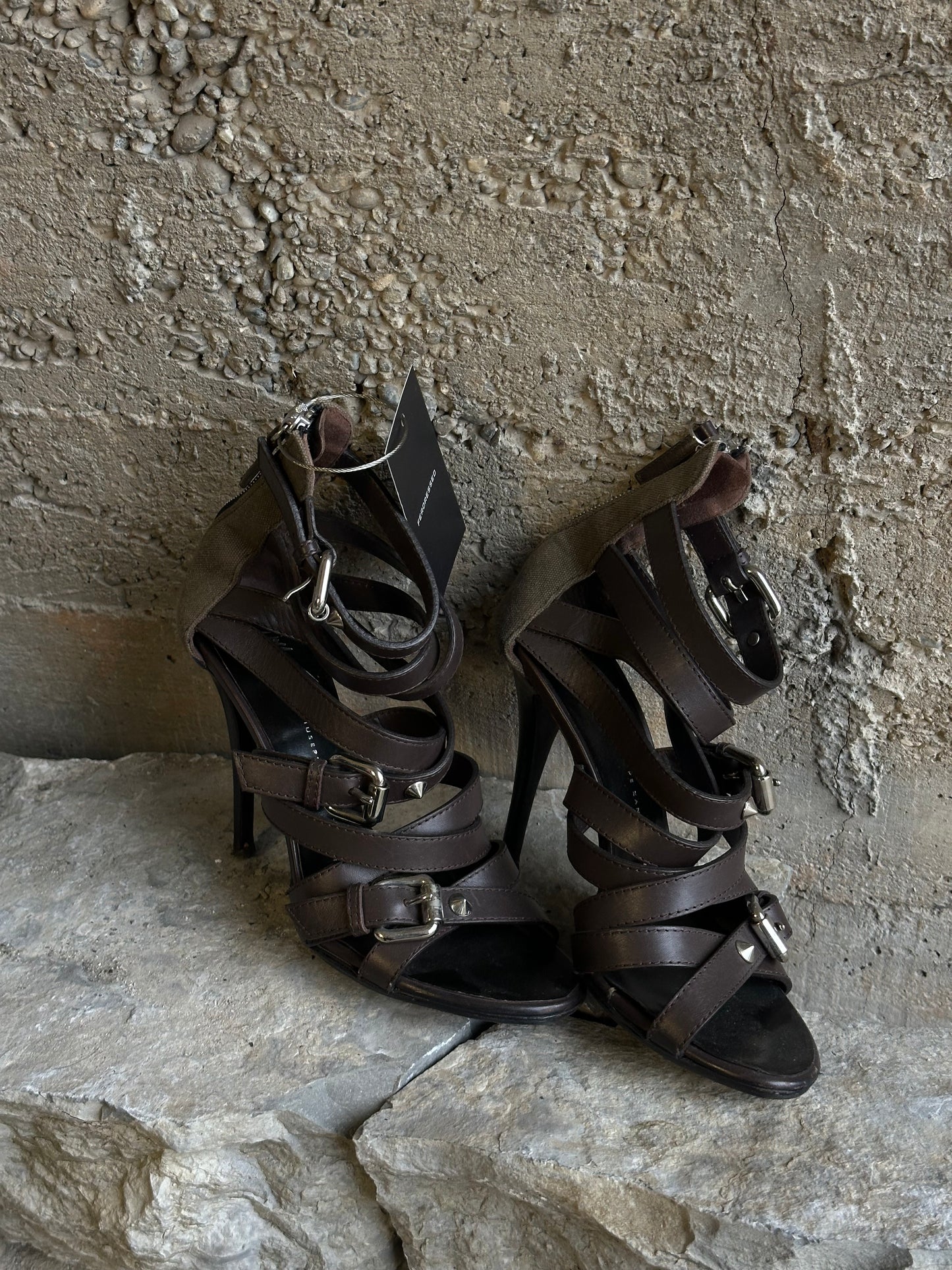 GIUSEPPE ZANOTTI MULTI BUCKLES HEELS