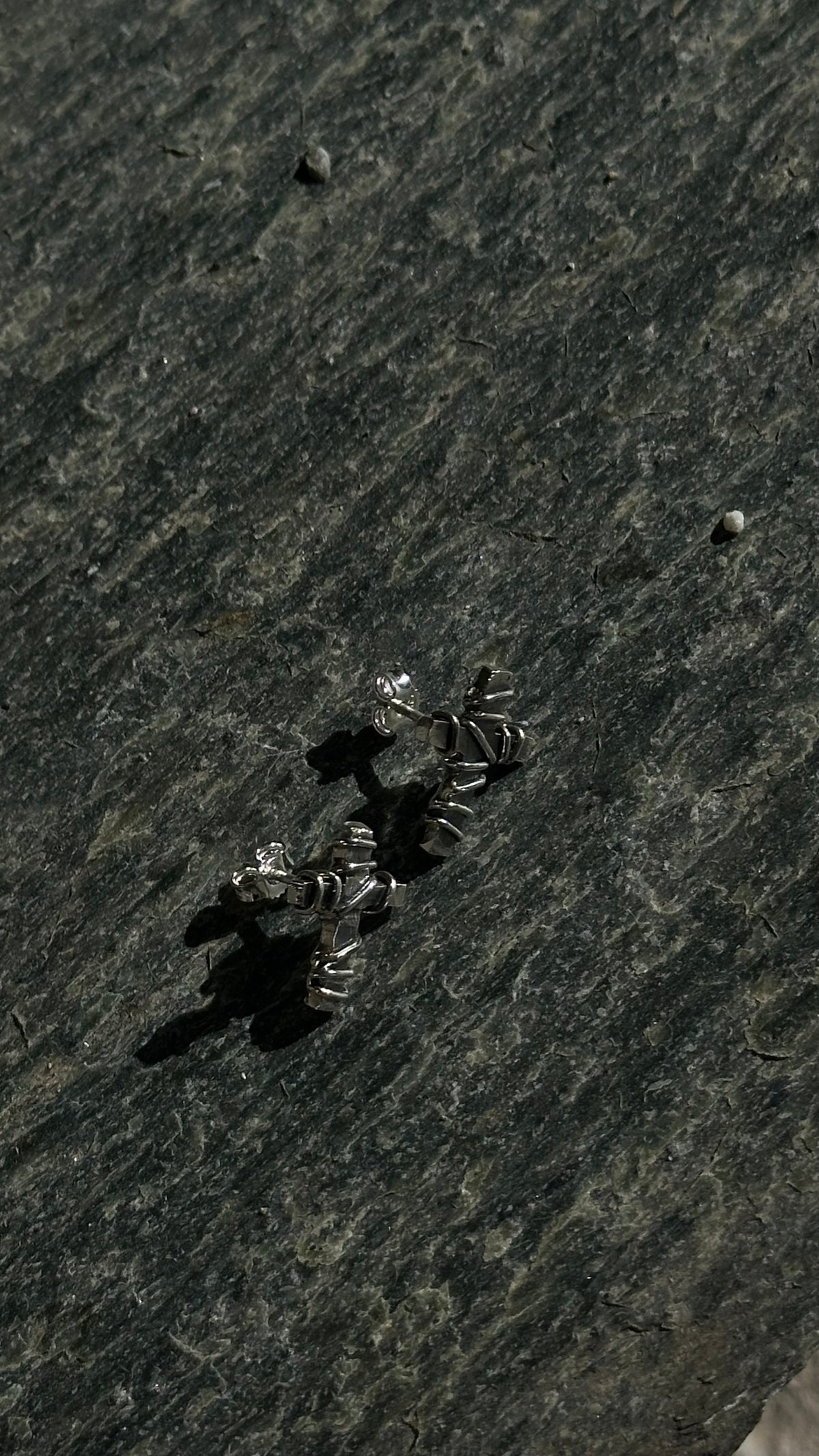 SMALL CROSS EARRINGS WRAPPED IN SILVER BY V