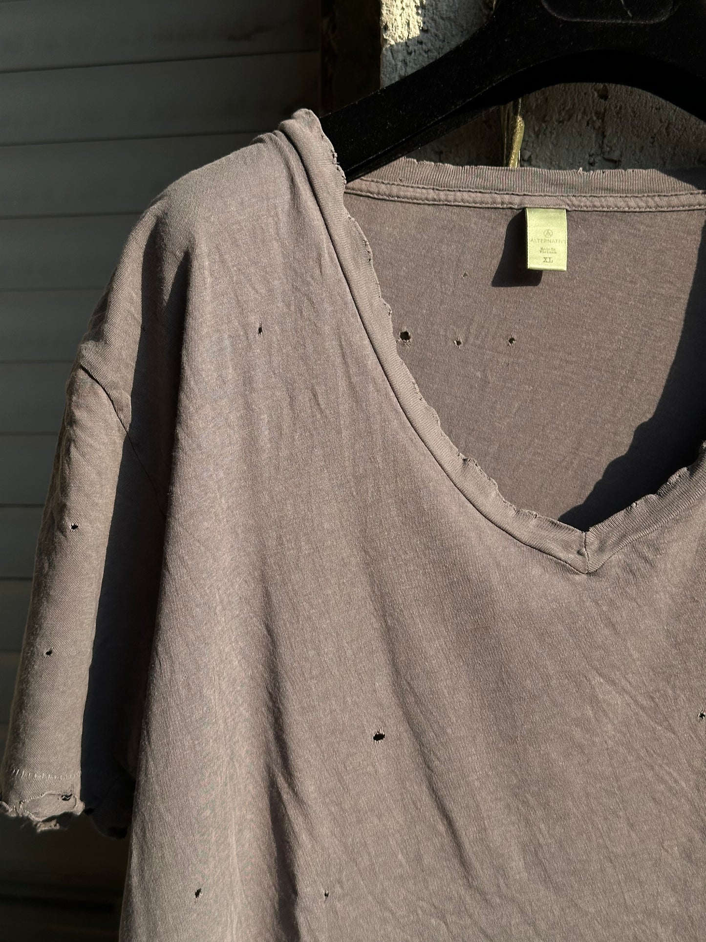 DISTRESSED GREY T-SHIRT