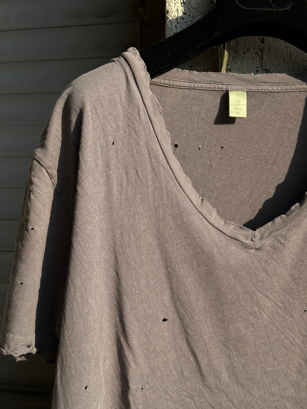 DISTRESSED GREY T-SHIRT
