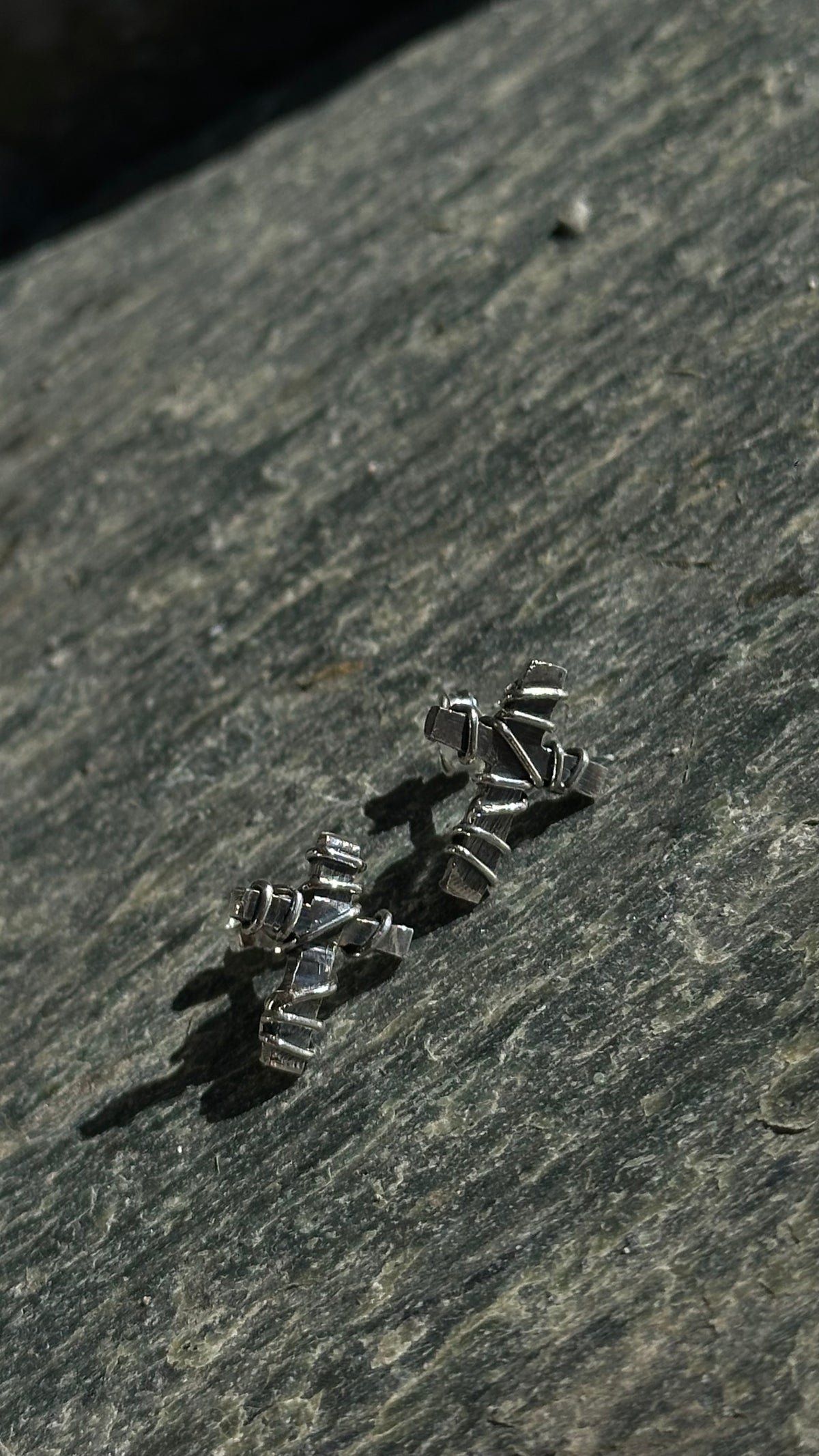 SMALL CROSS EARRINGS WRAPPED IN SILVER BY V