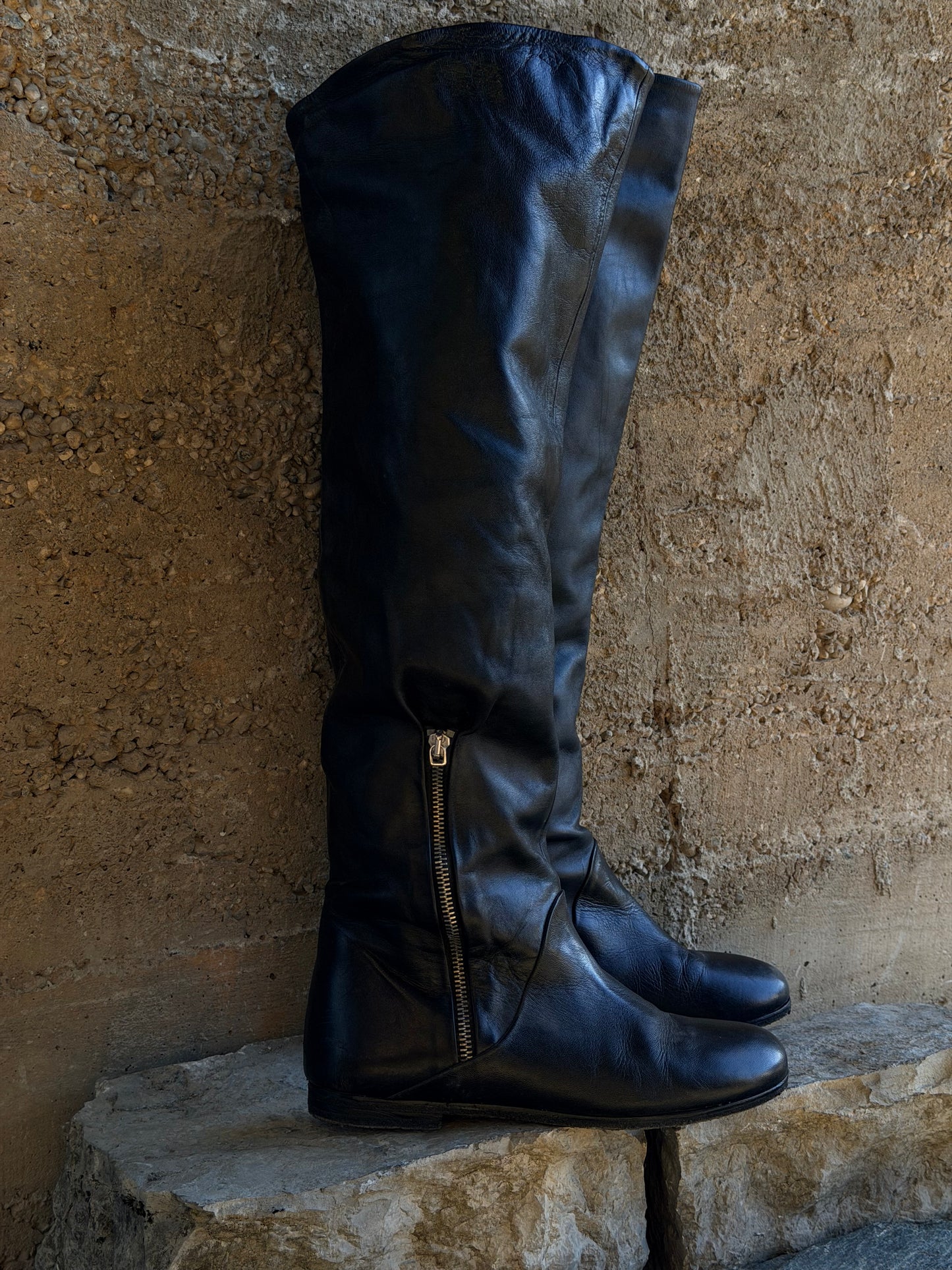 SLOUCHY FLAT LEATHER BOOTS