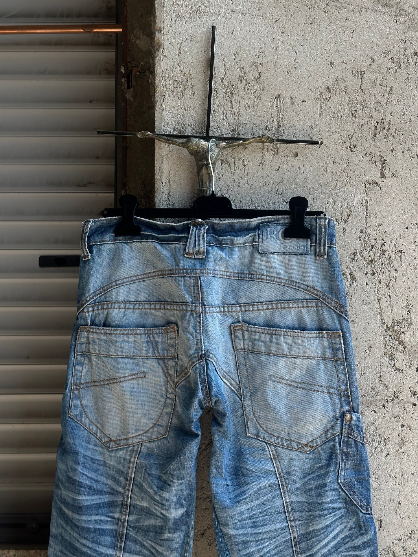 FLARED FADES DENIM