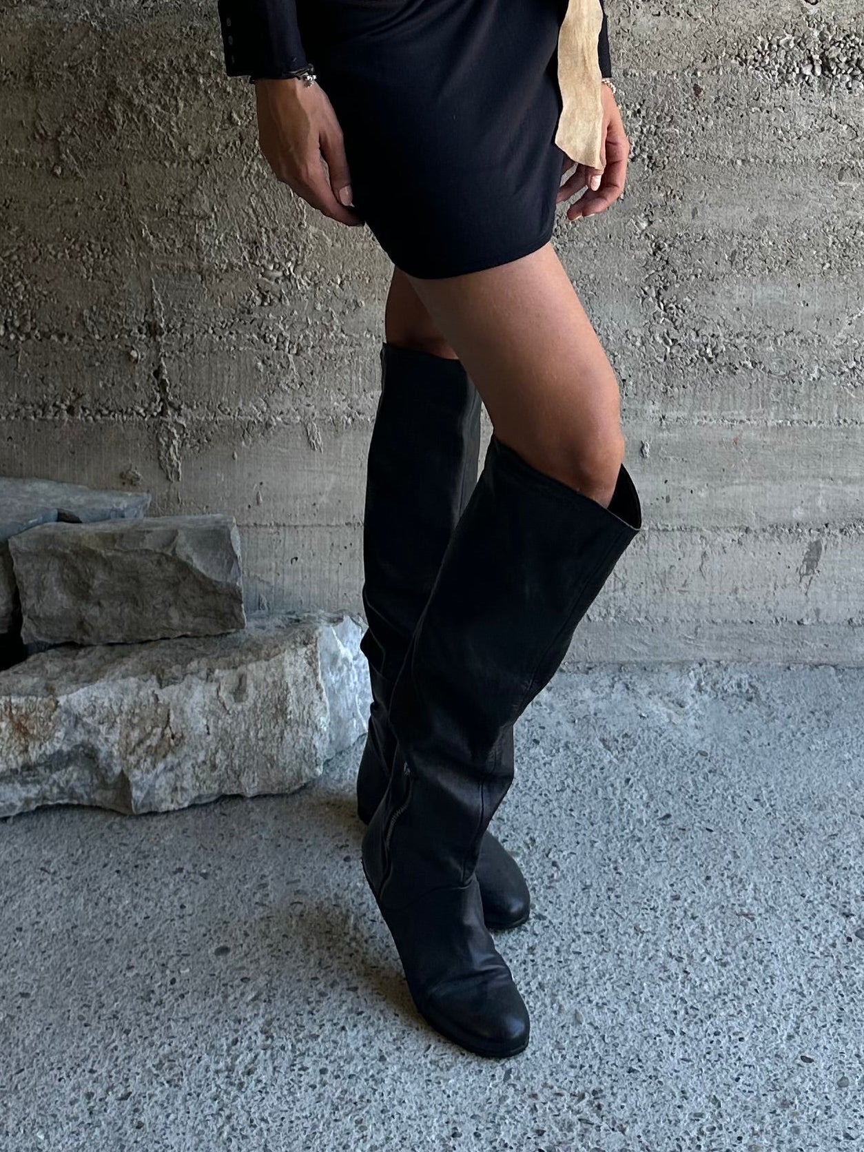 SLOUCHY FLAT LEATHER BOOTS