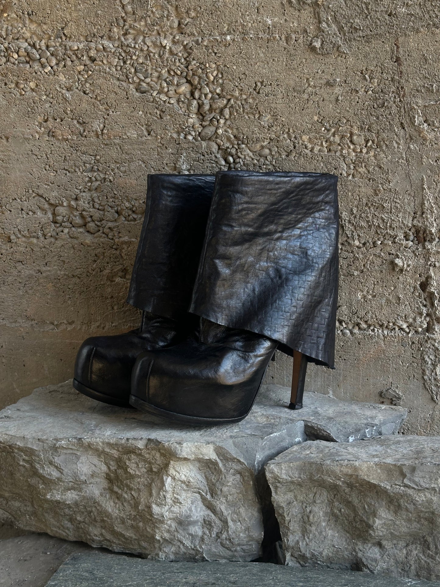 WARMERS PLATFORM LEATHER BOOTS