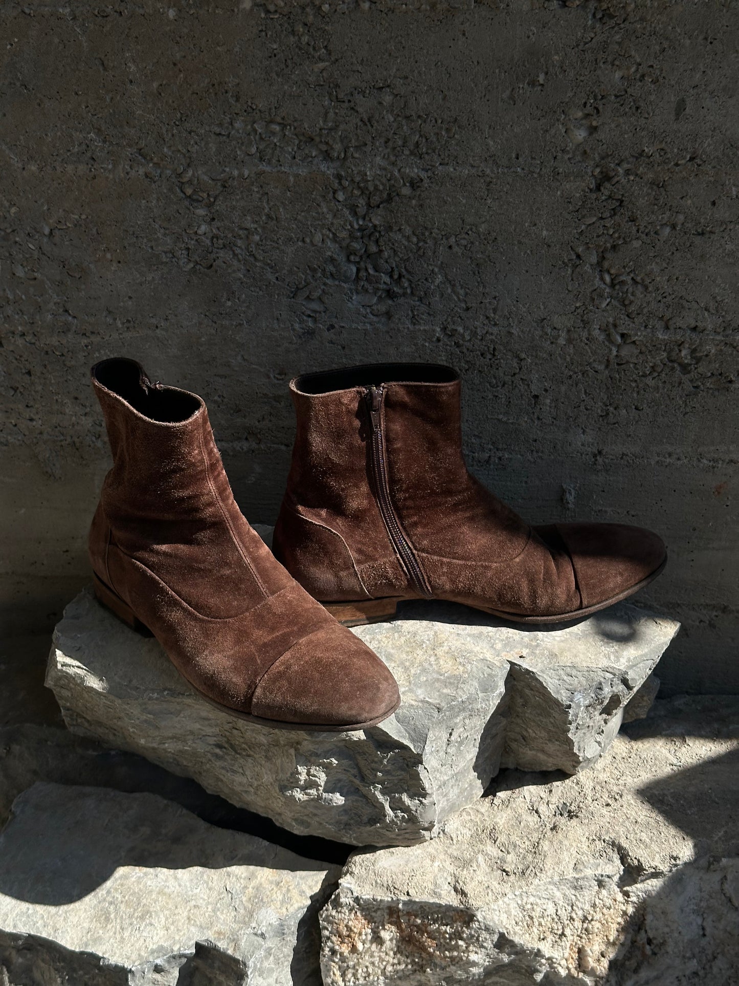 BROWN SUEDE BOOTS