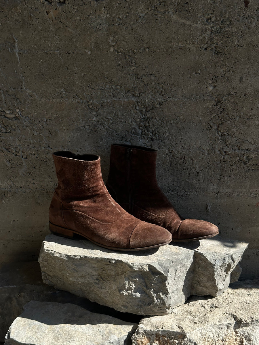 BROWN SUEDE BOOTS