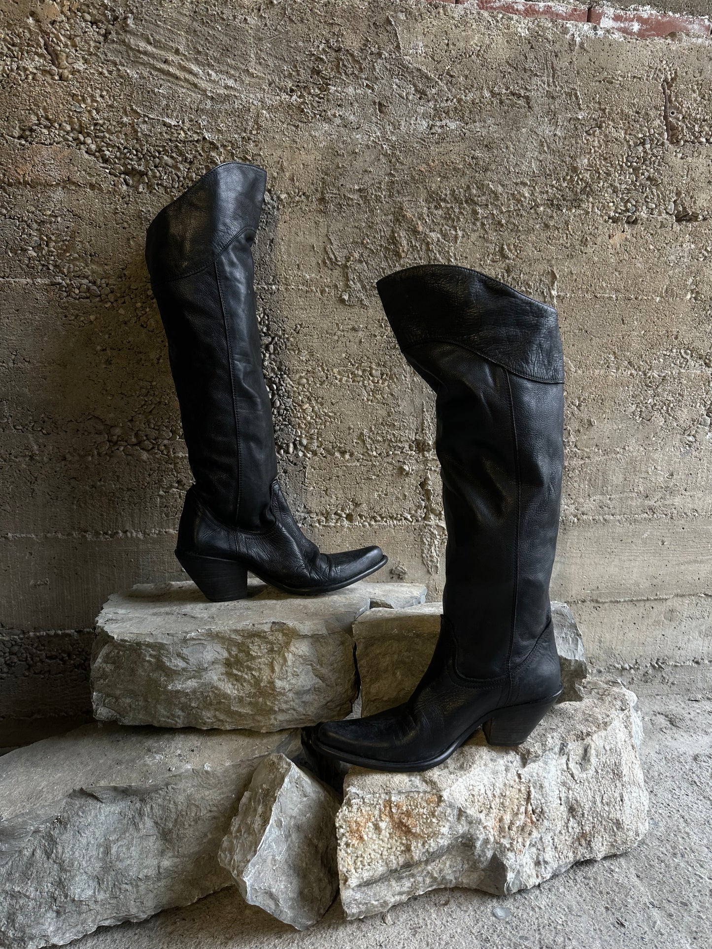 SLOUCHY TEXAN BOOTS
