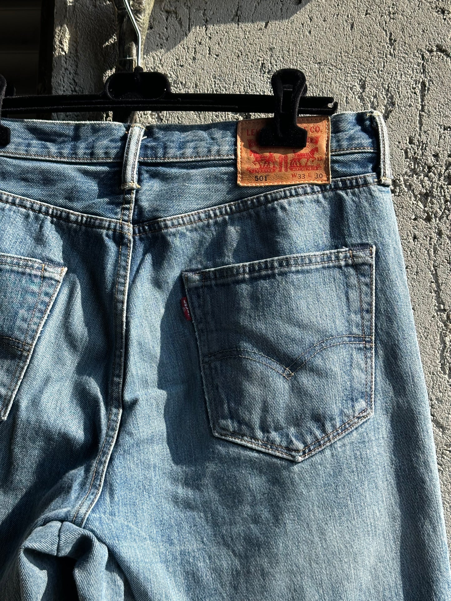 LEVI’S LIGHT BLUE DENIM JORTS